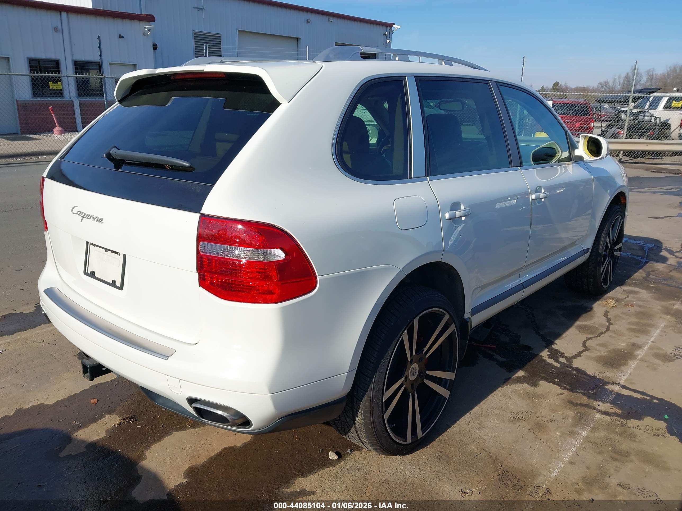 PORSCHE CAYENNE image 4
