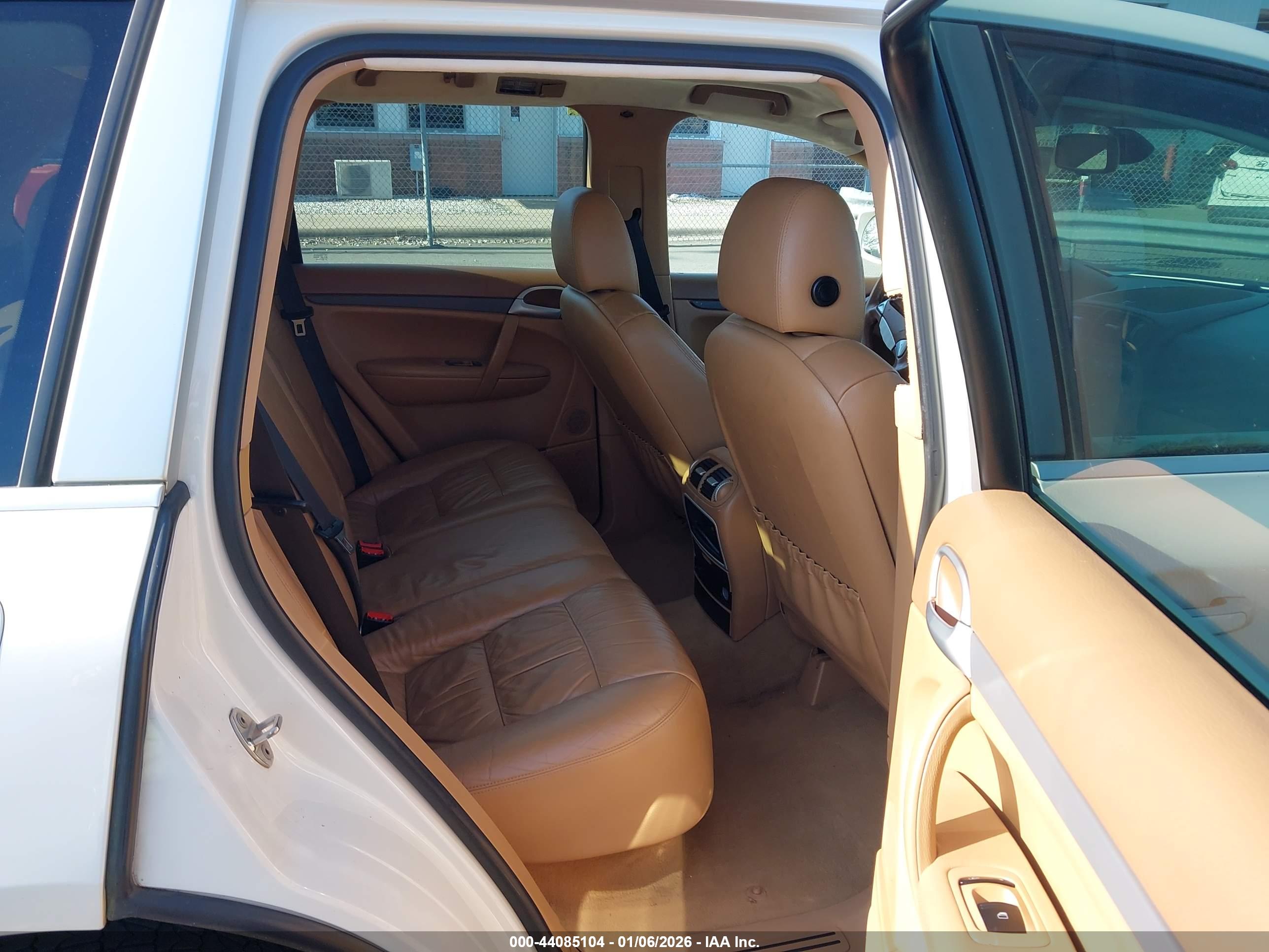 PORSCHE CAYENNE image 8