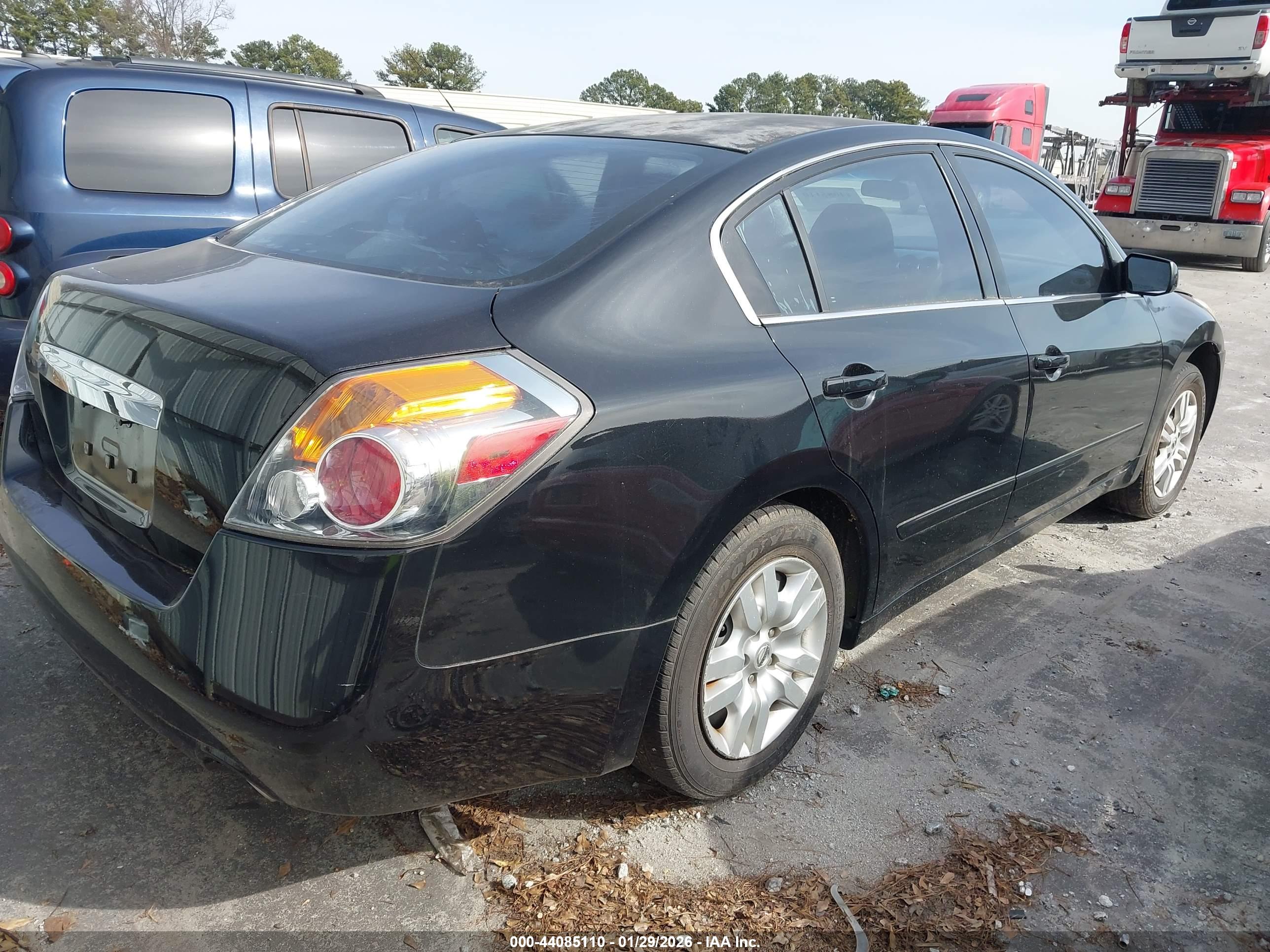 NISSAN ALTIMA image 4