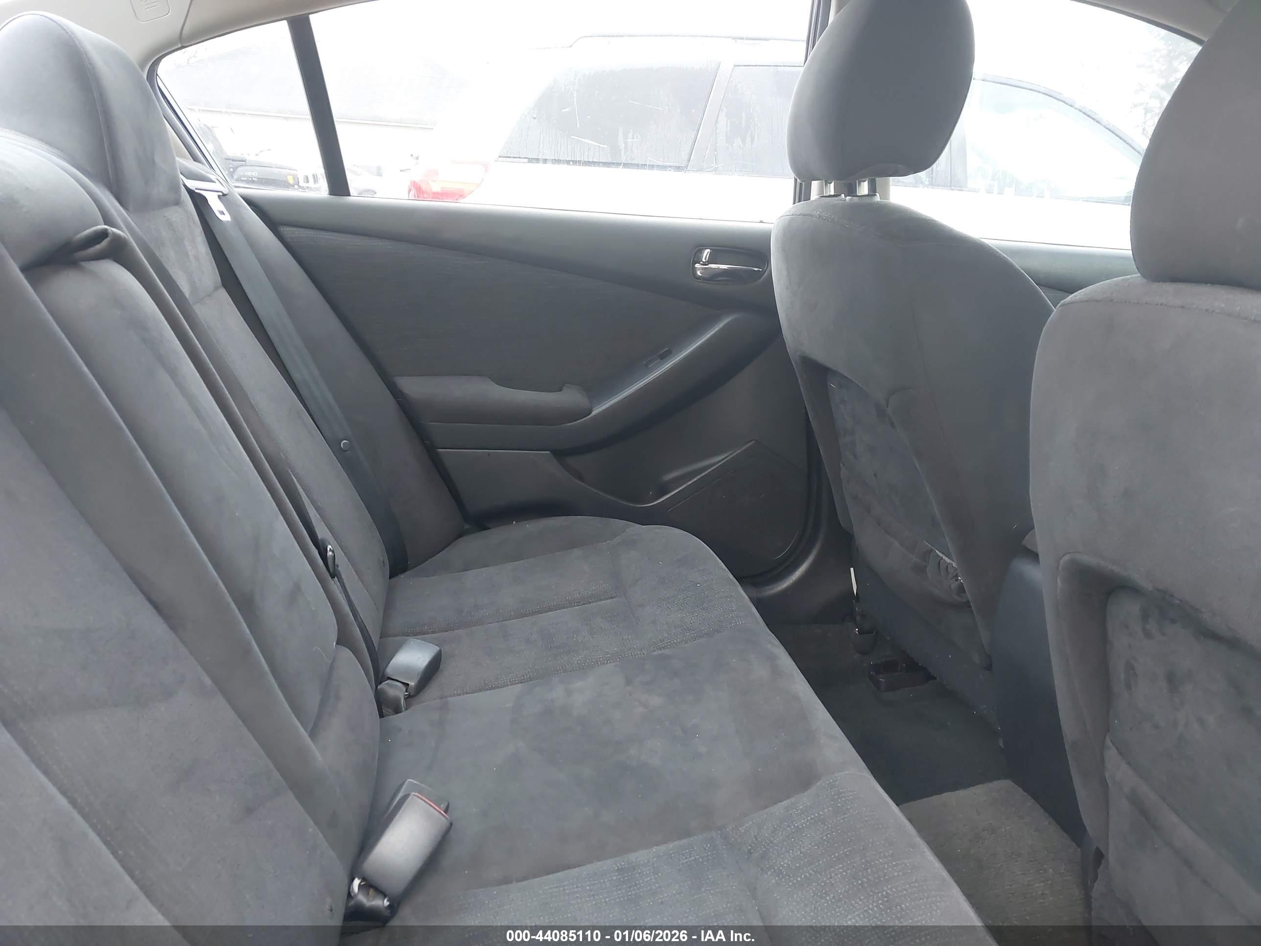 NISSAN ALTIMA image 8