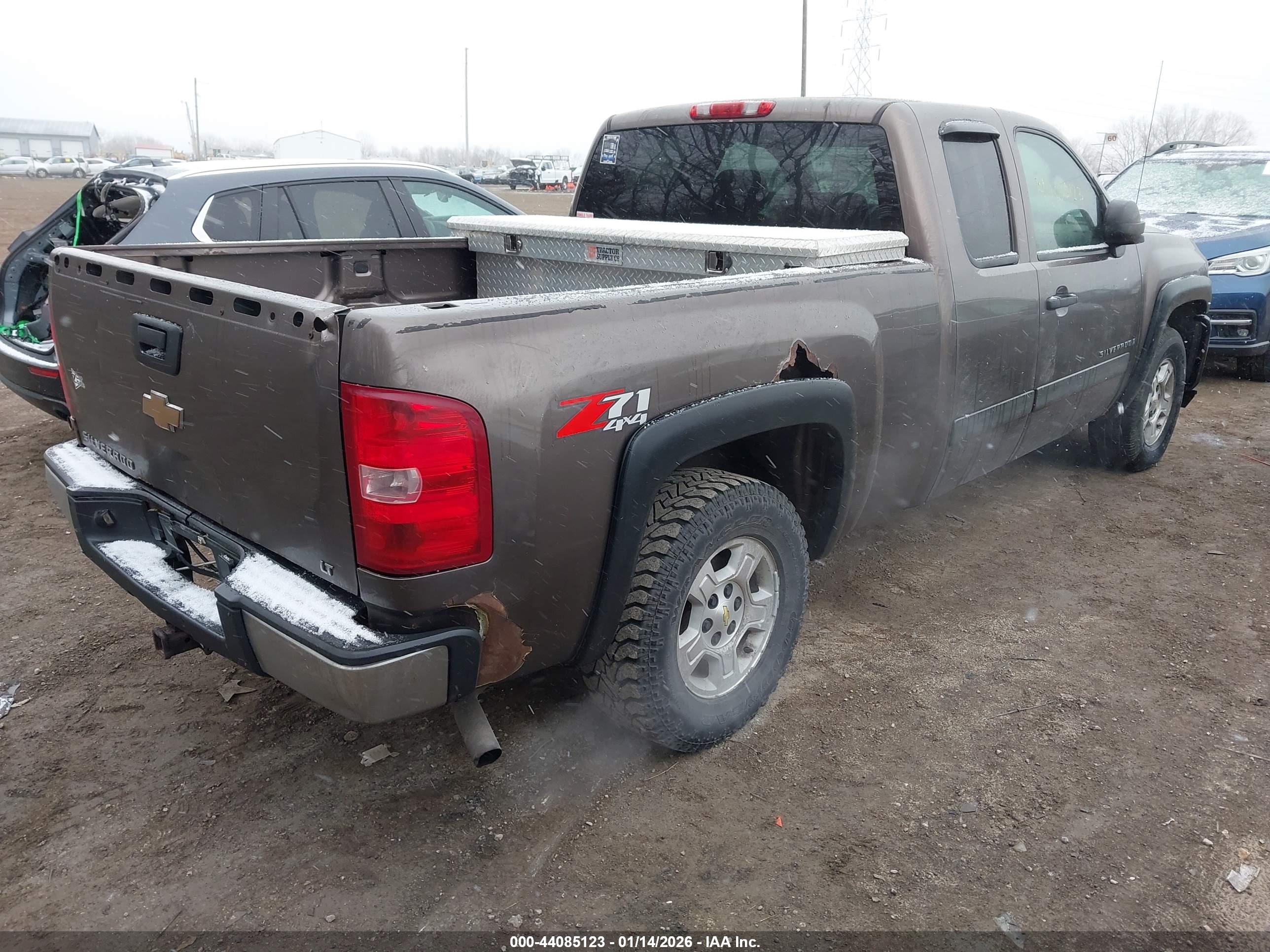 CHEVROLET SILVERADO image 4