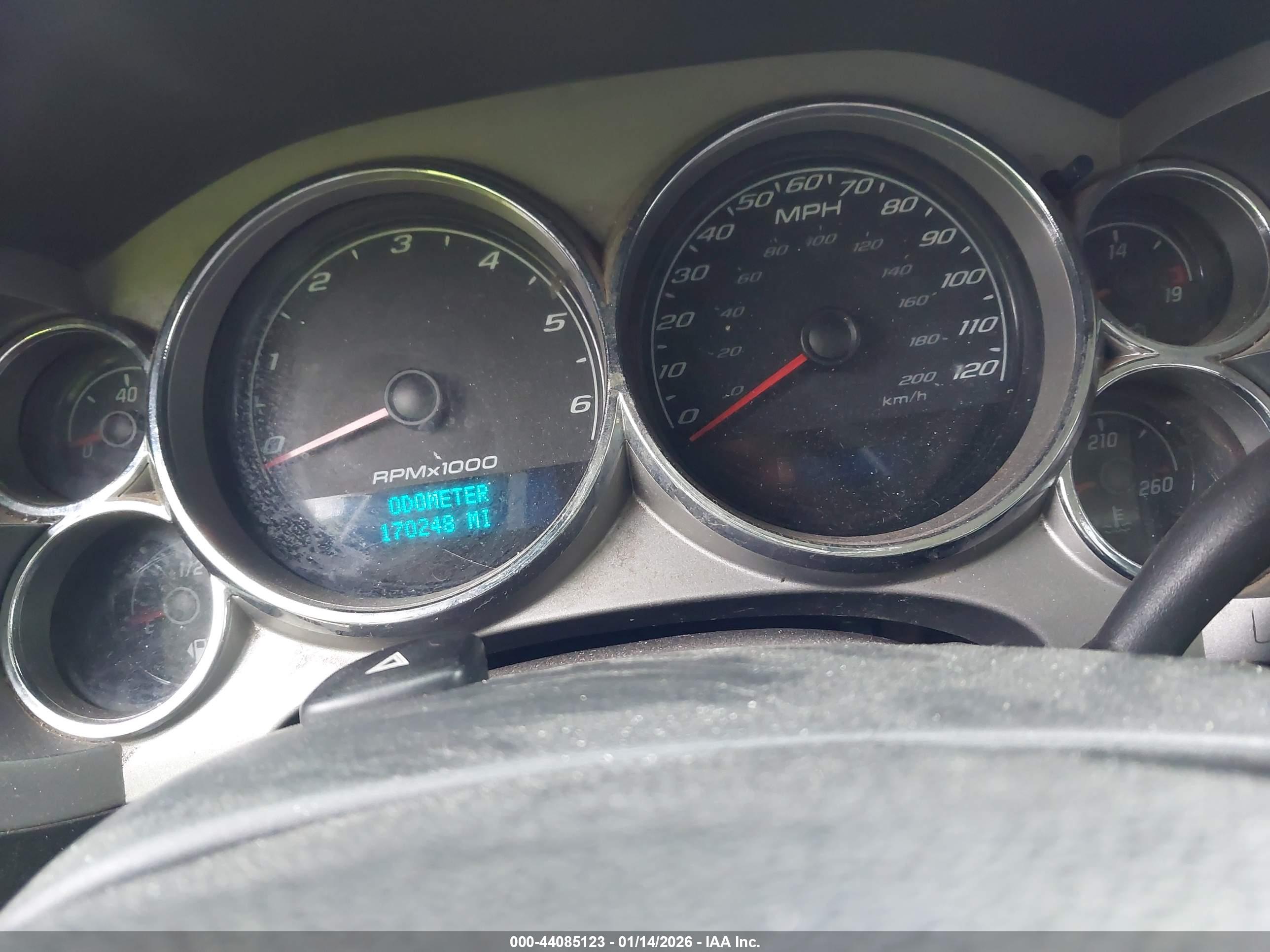 CHEVROLET SILVERADO image 7