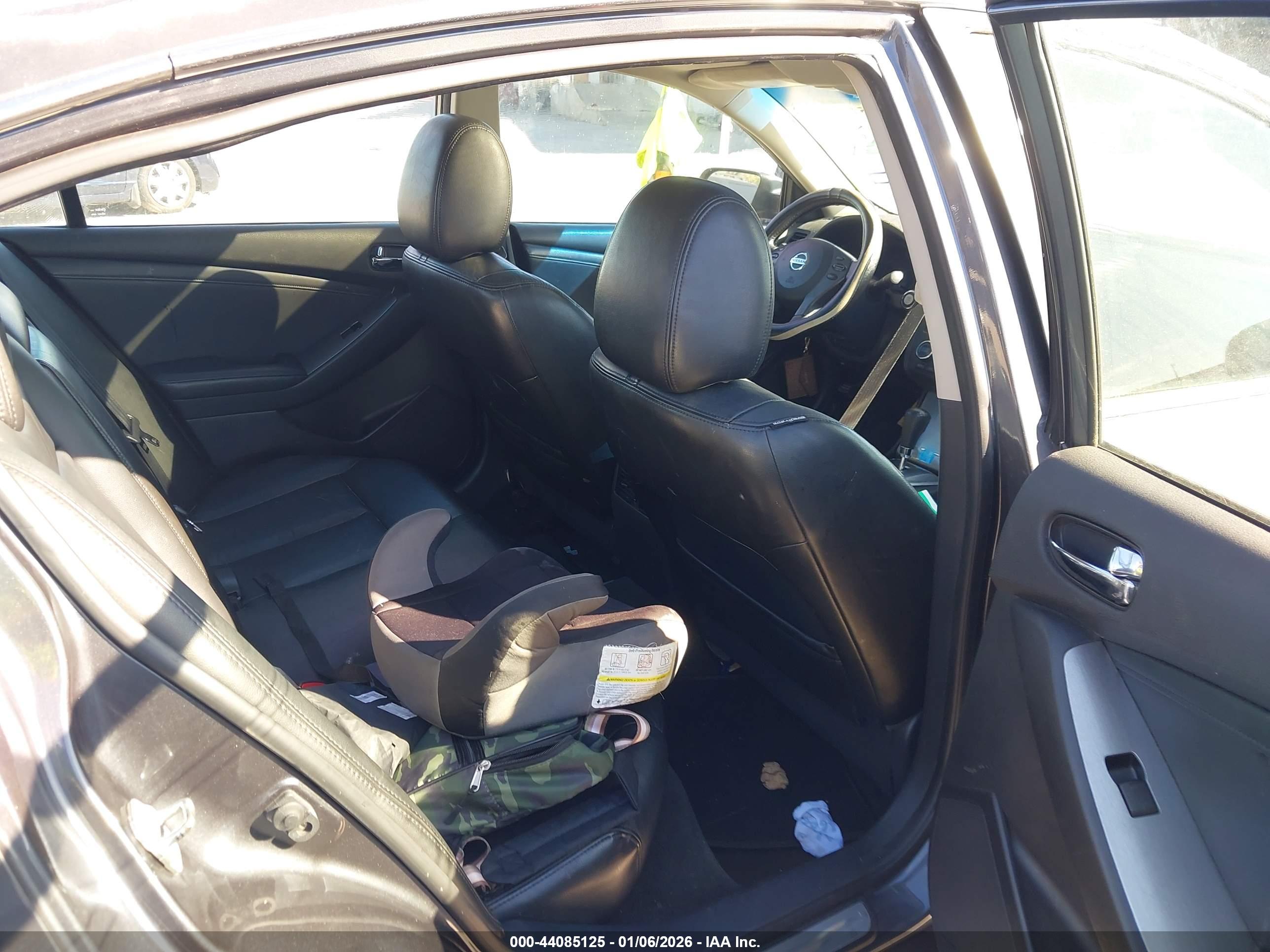 NISSAN ALTIMA image 8