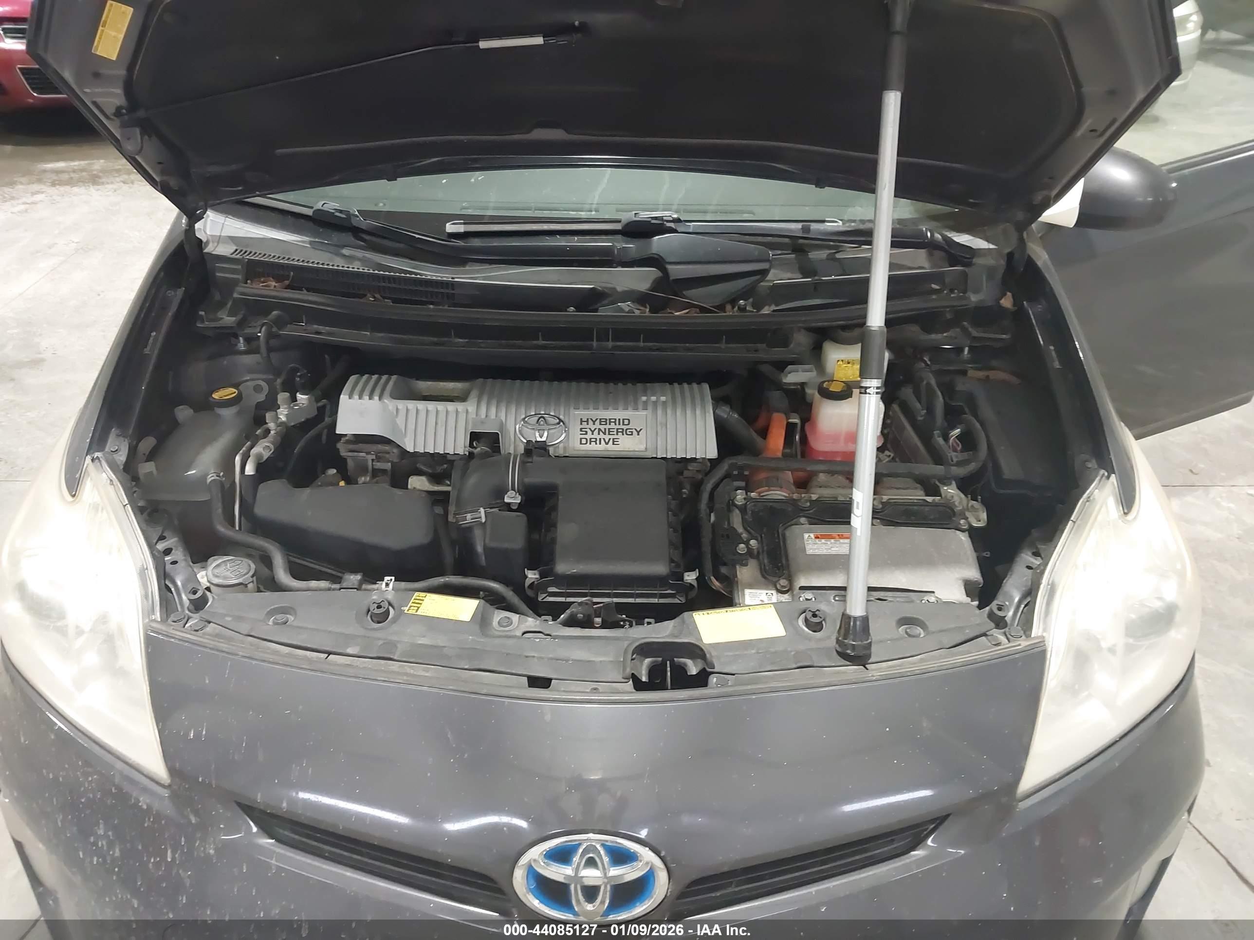 TOYOTA PRIUS image 10