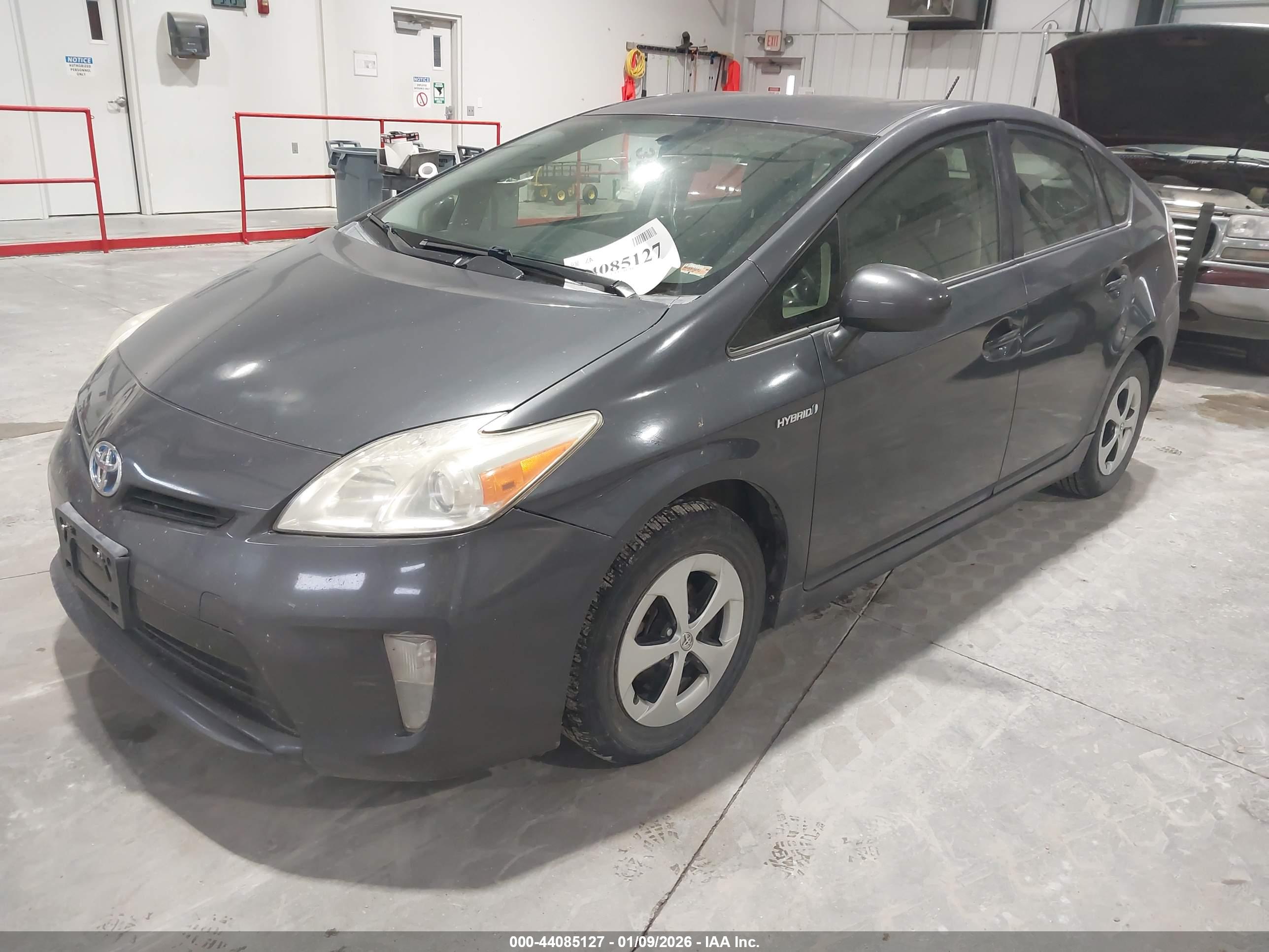 TOYOTA PRIUS image 2