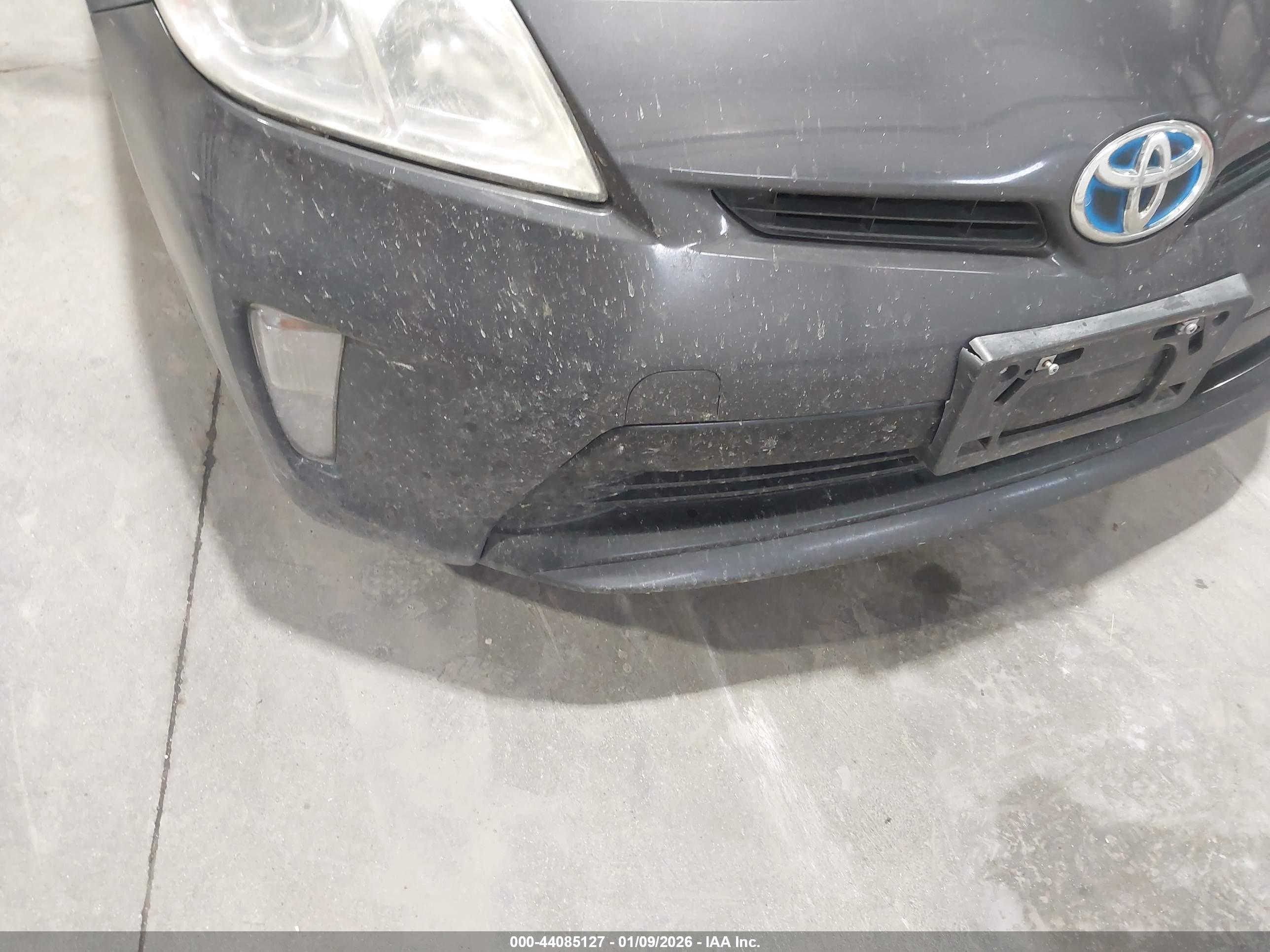 TOYOTA PRIUS image 6