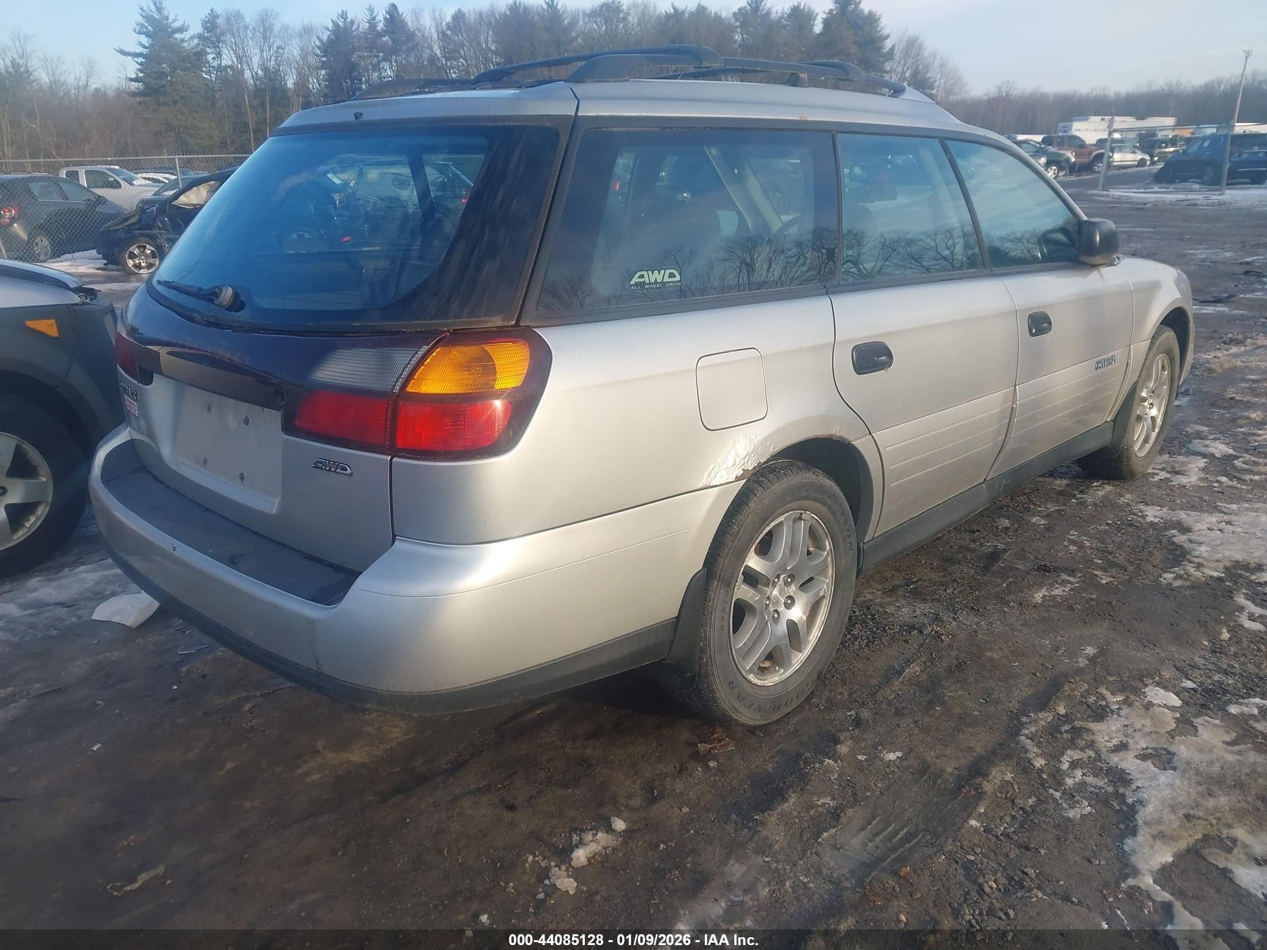 SUBARU OUTBACK image 4
