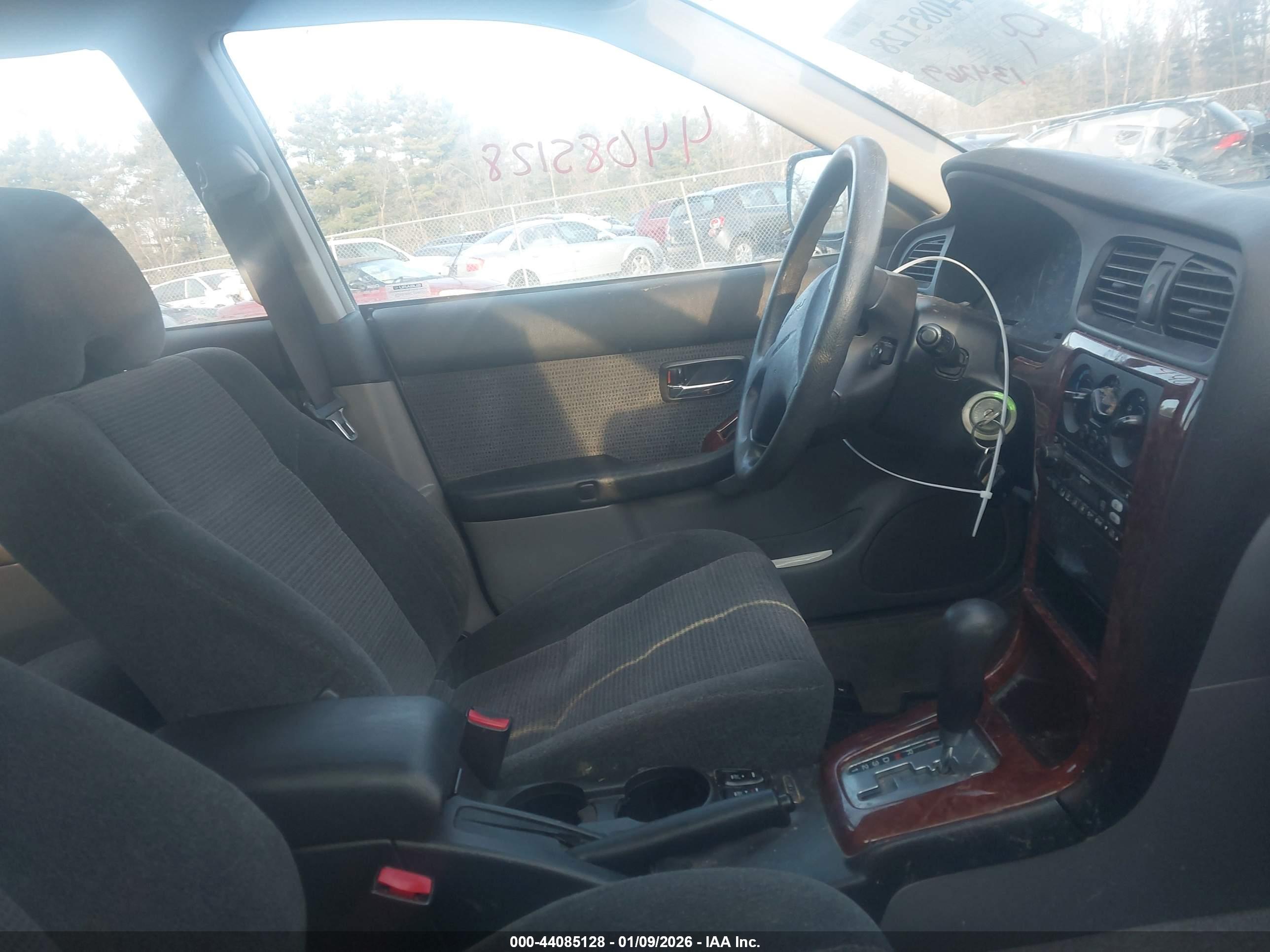 SUBARU OUTBACK image 5