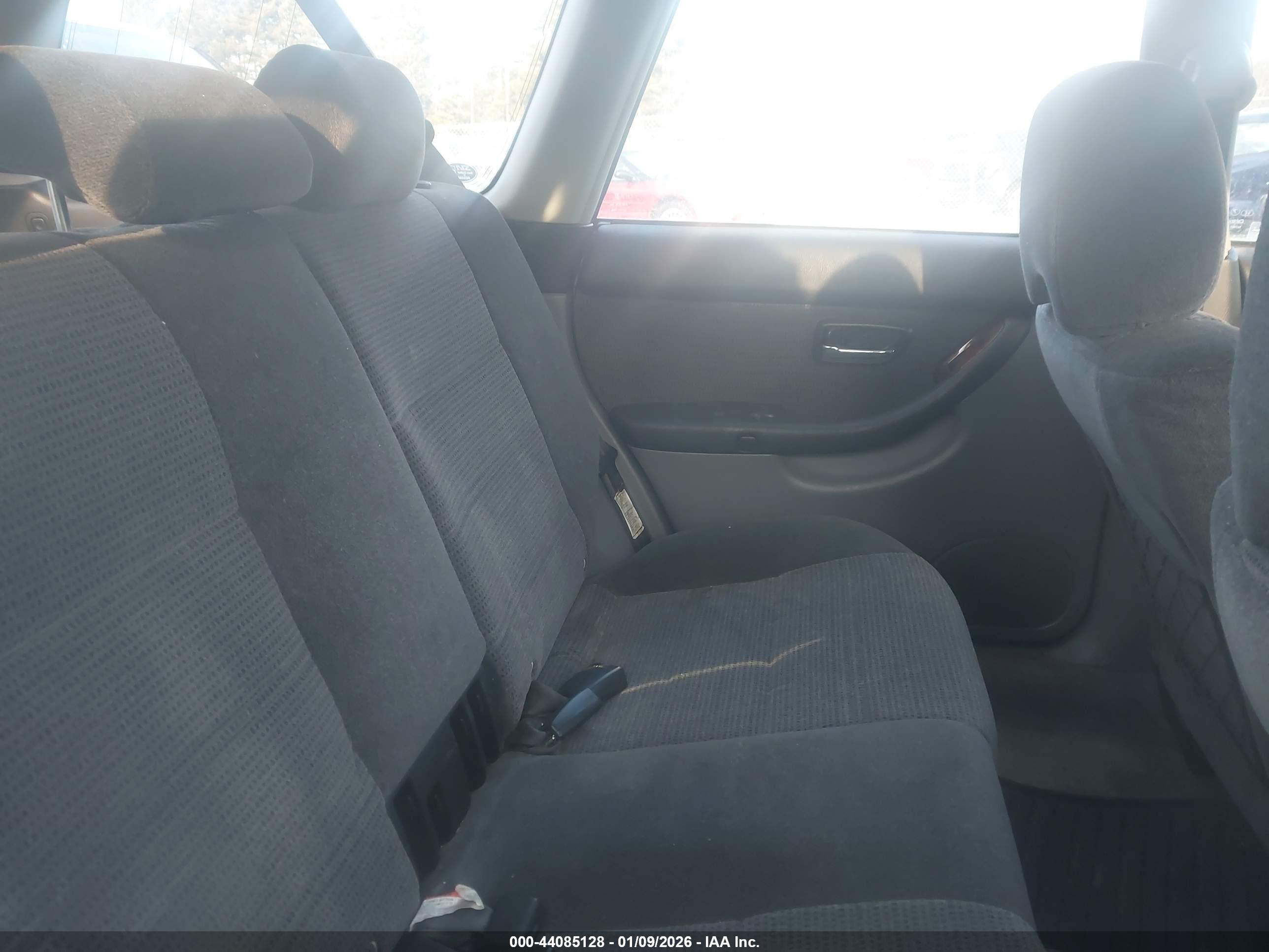 SUBARU OUTBACK image 8