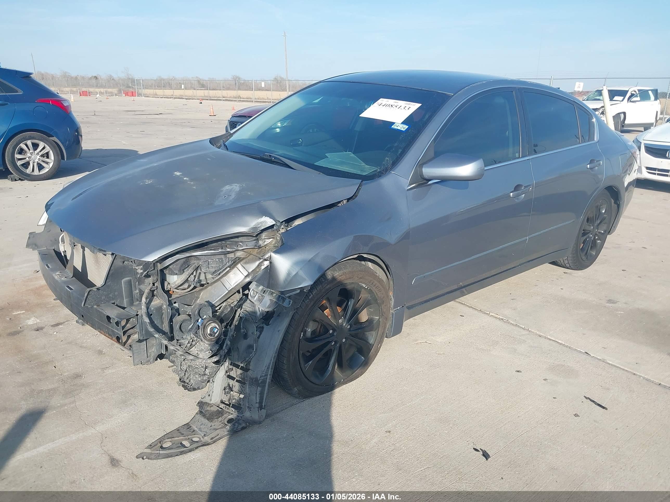NISSAN ALTIMA image 2