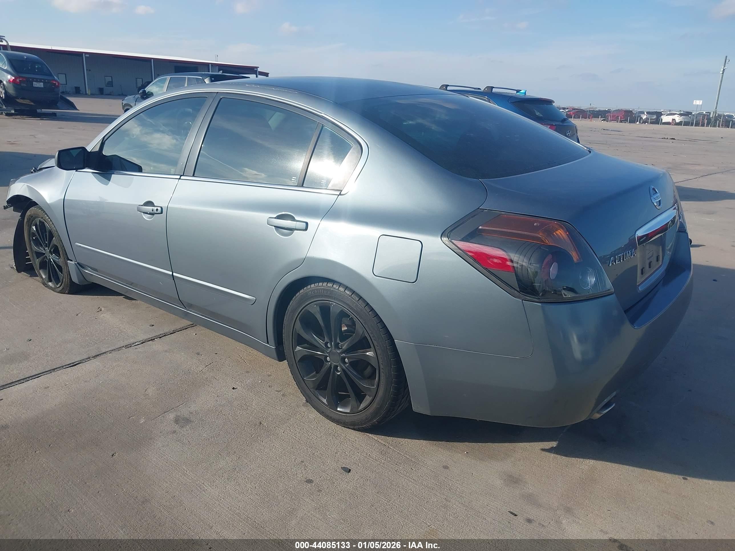 NISSAN ALTIMA image 3