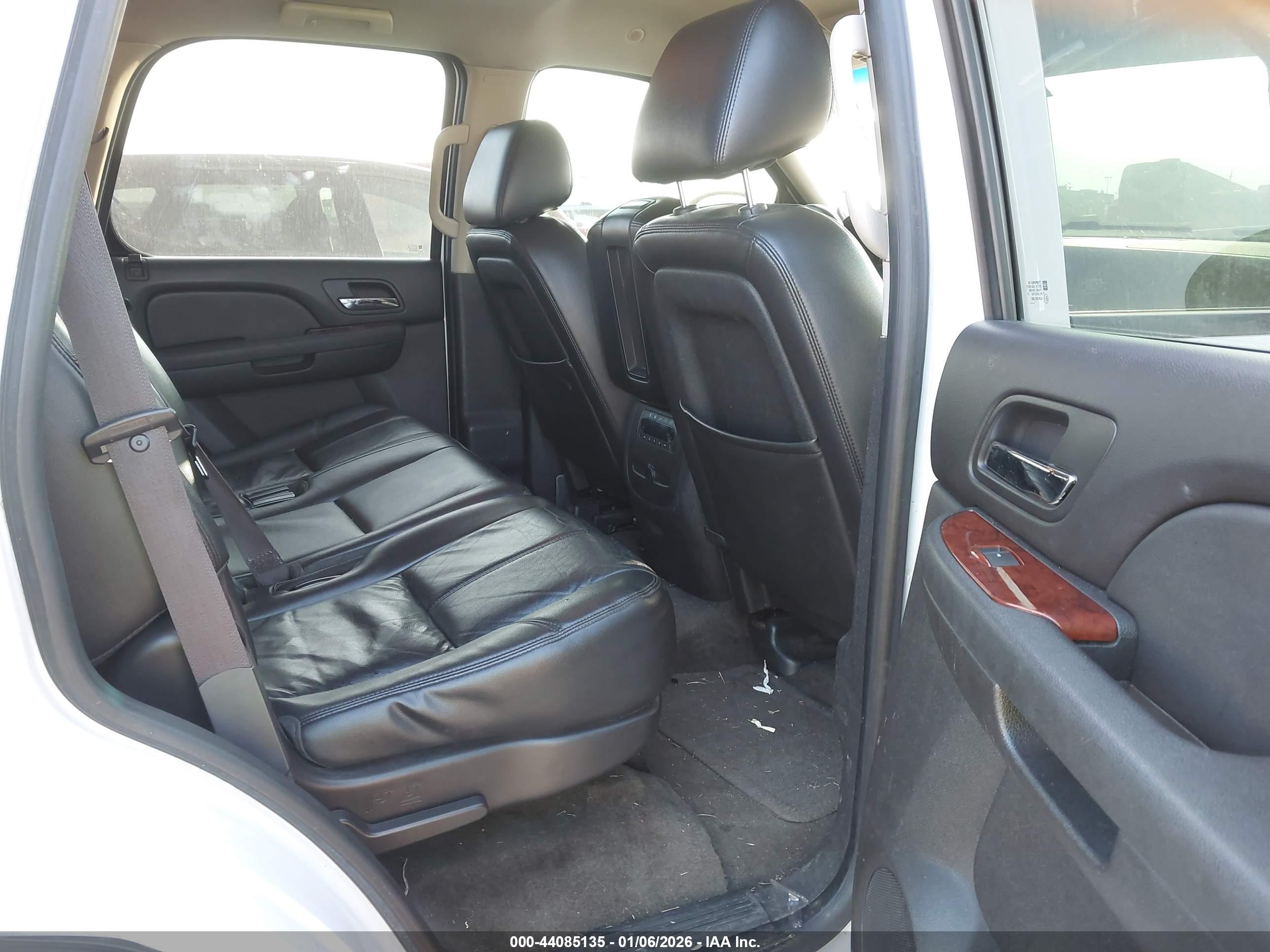 CHEVROLET TAHOE image 8