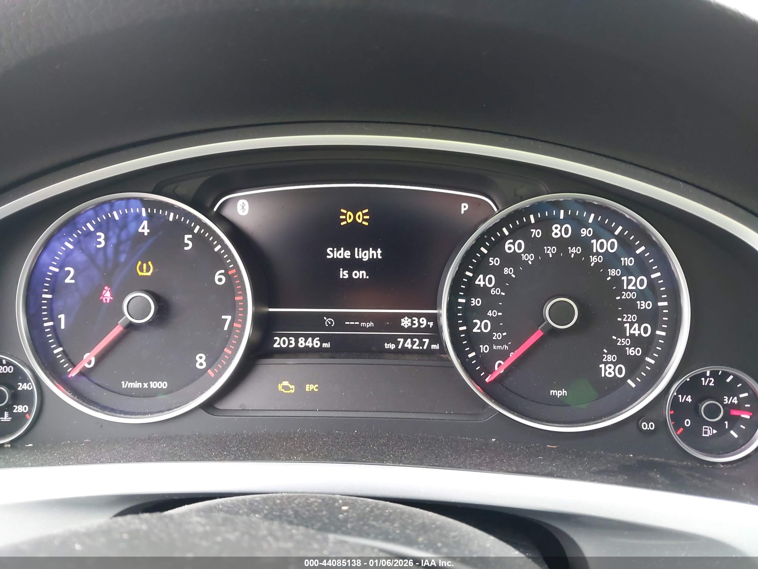VOLKSWAGEN TOUAREG image 7