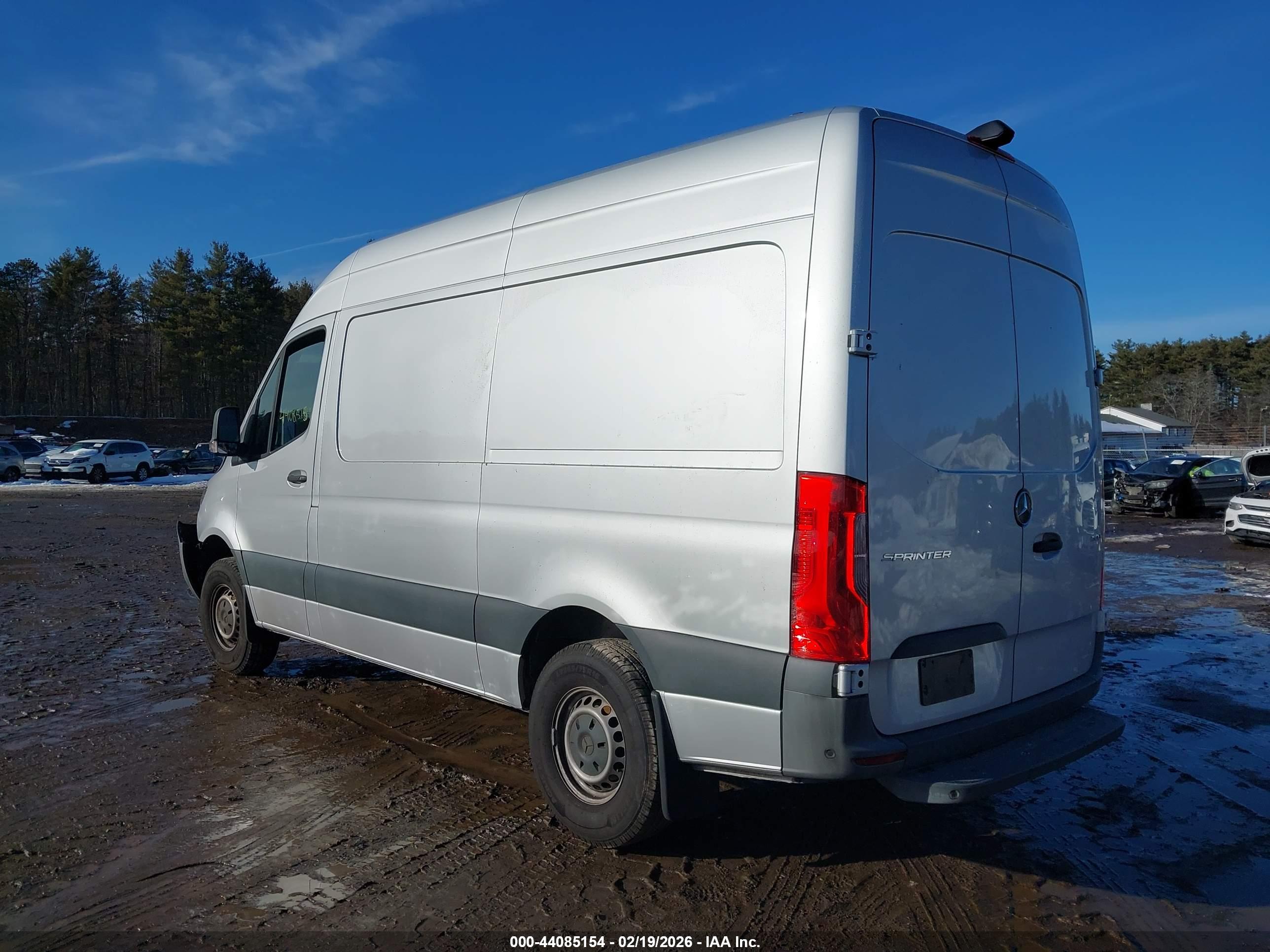 MERCEDES-BENZ SPRINTER image 3