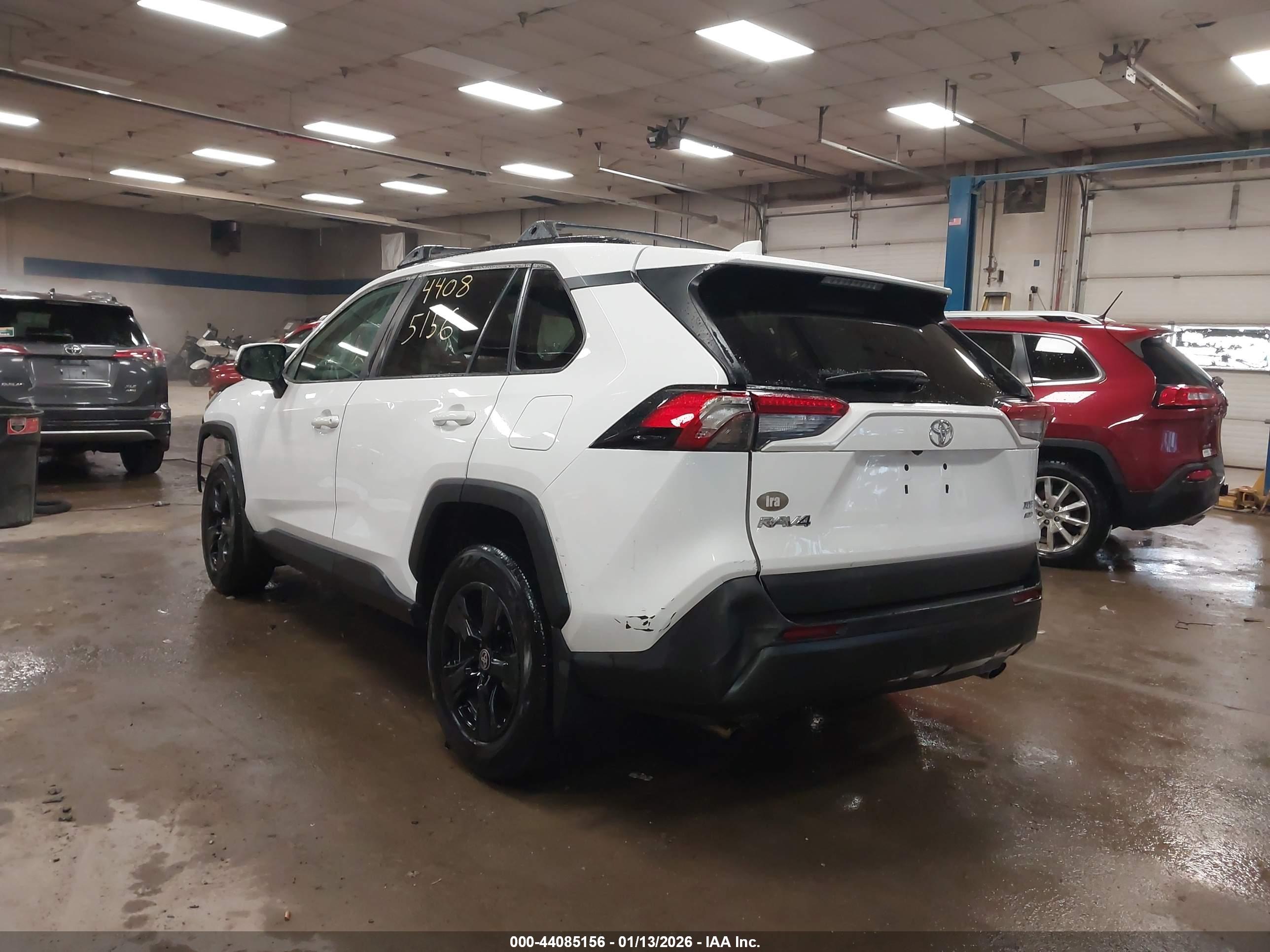 TOYOTA RAV4 image 3