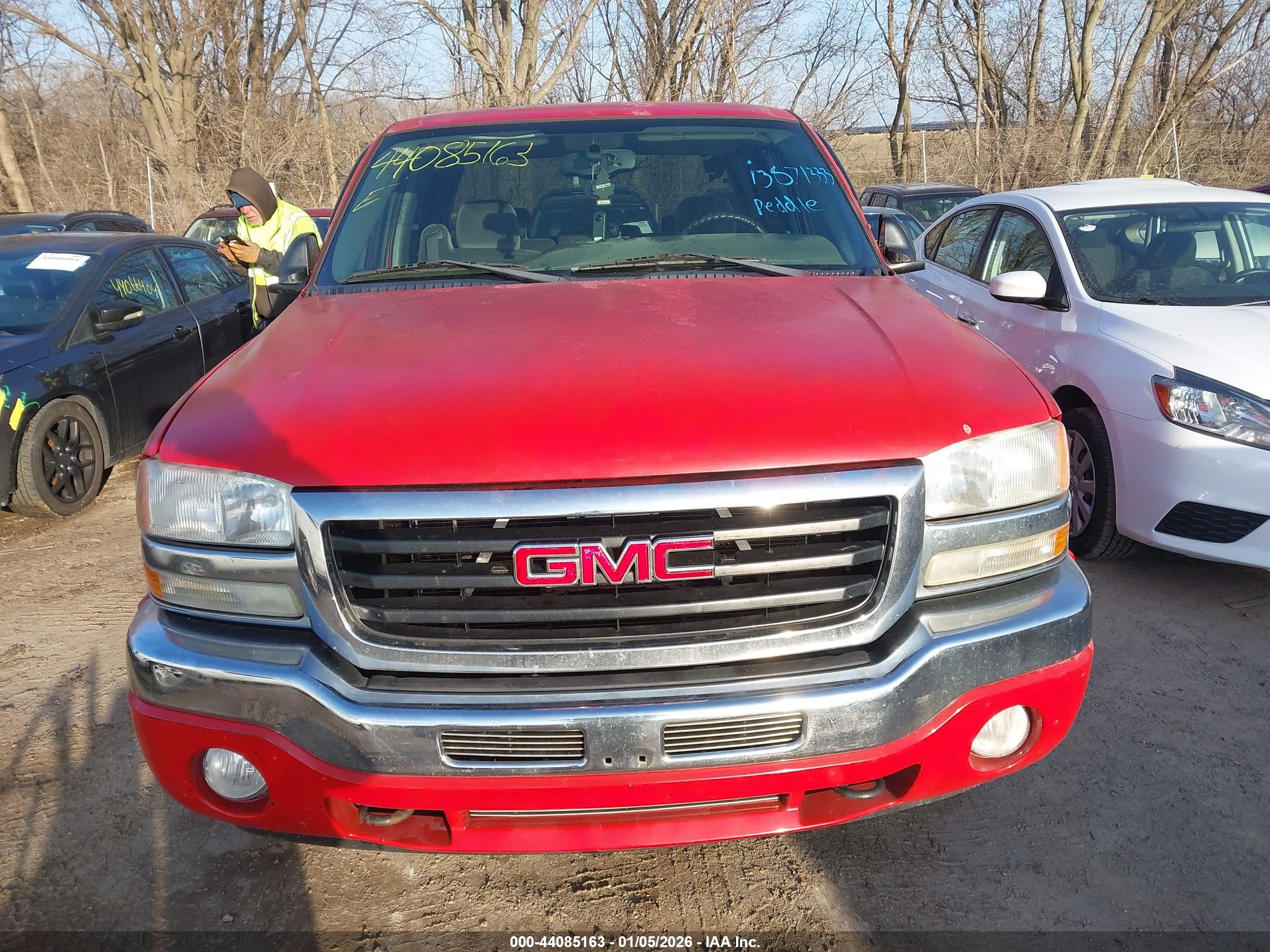 GMC SIERRA image 6
