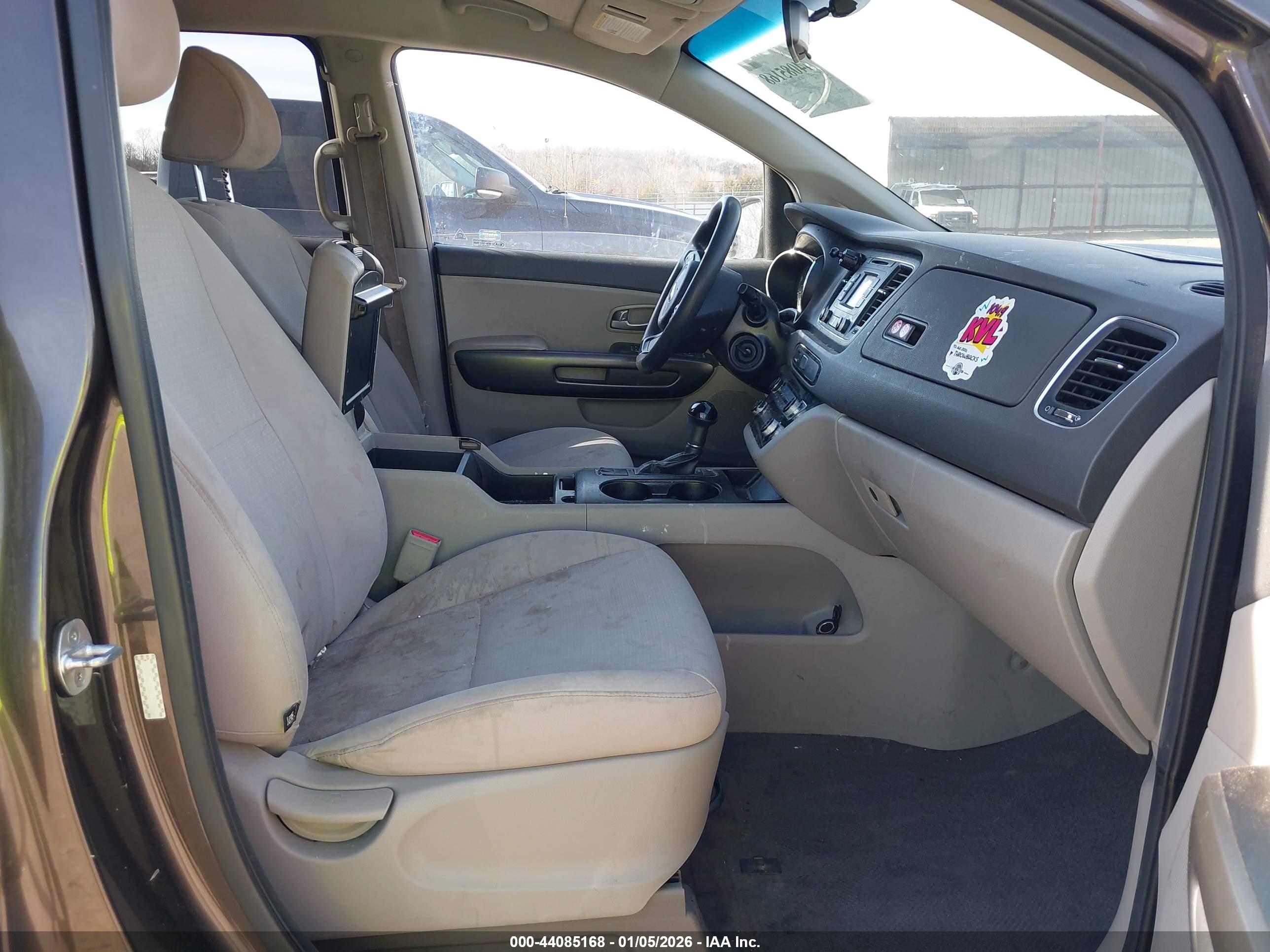 KIA SEDONA image 5