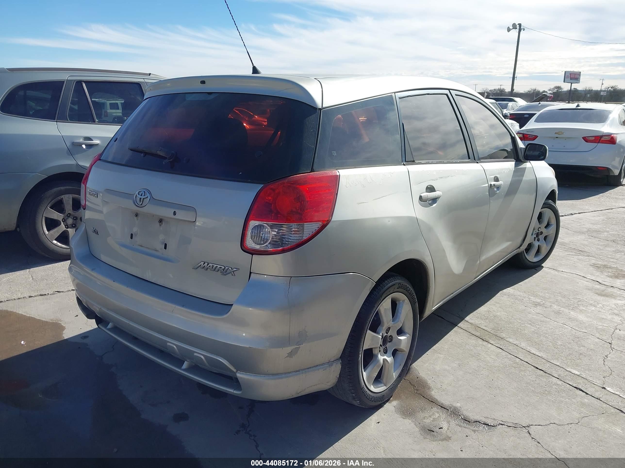 TOYOTA MATRIX image 4