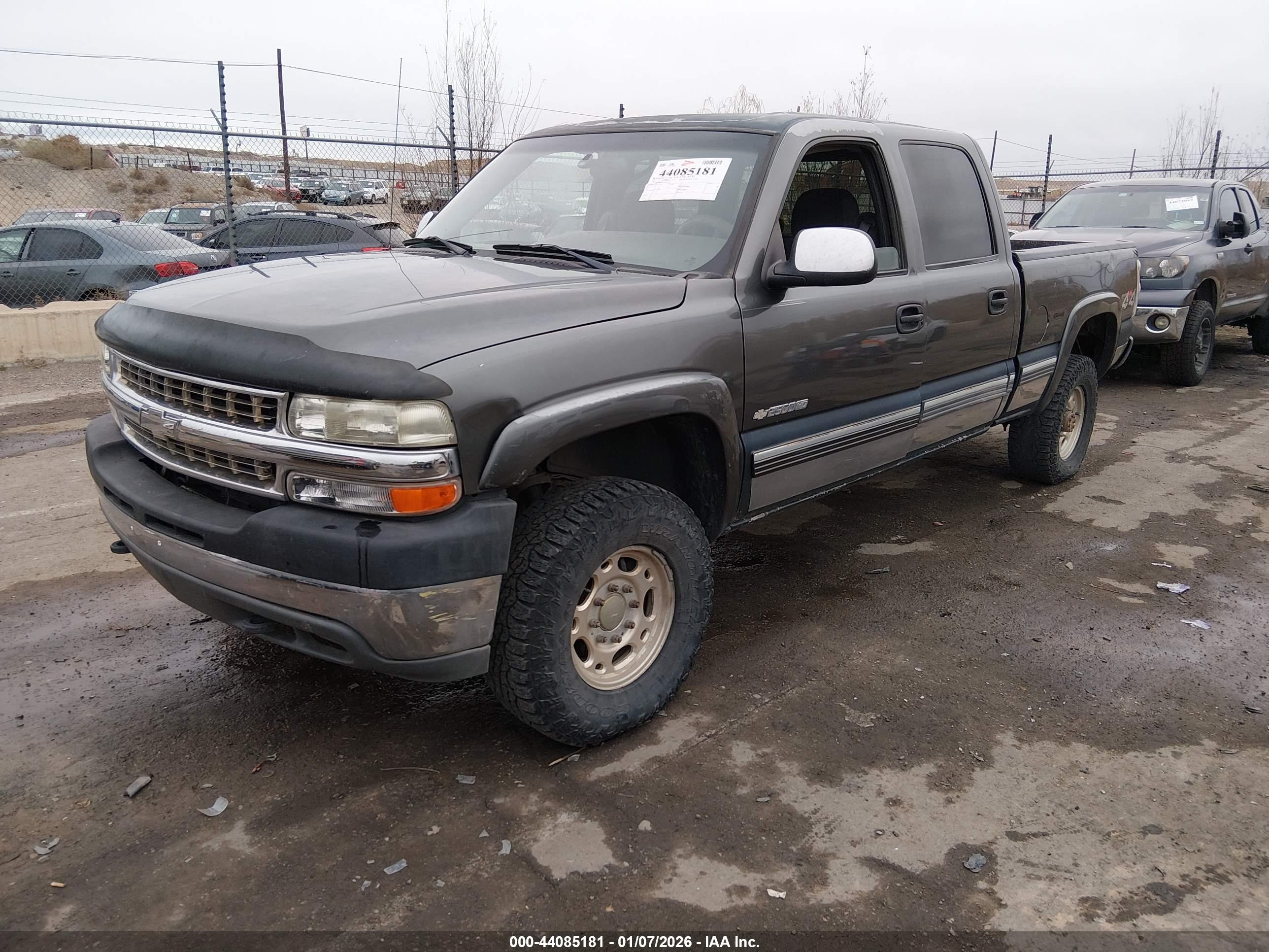 CHEVROLET SILVERADO image 2