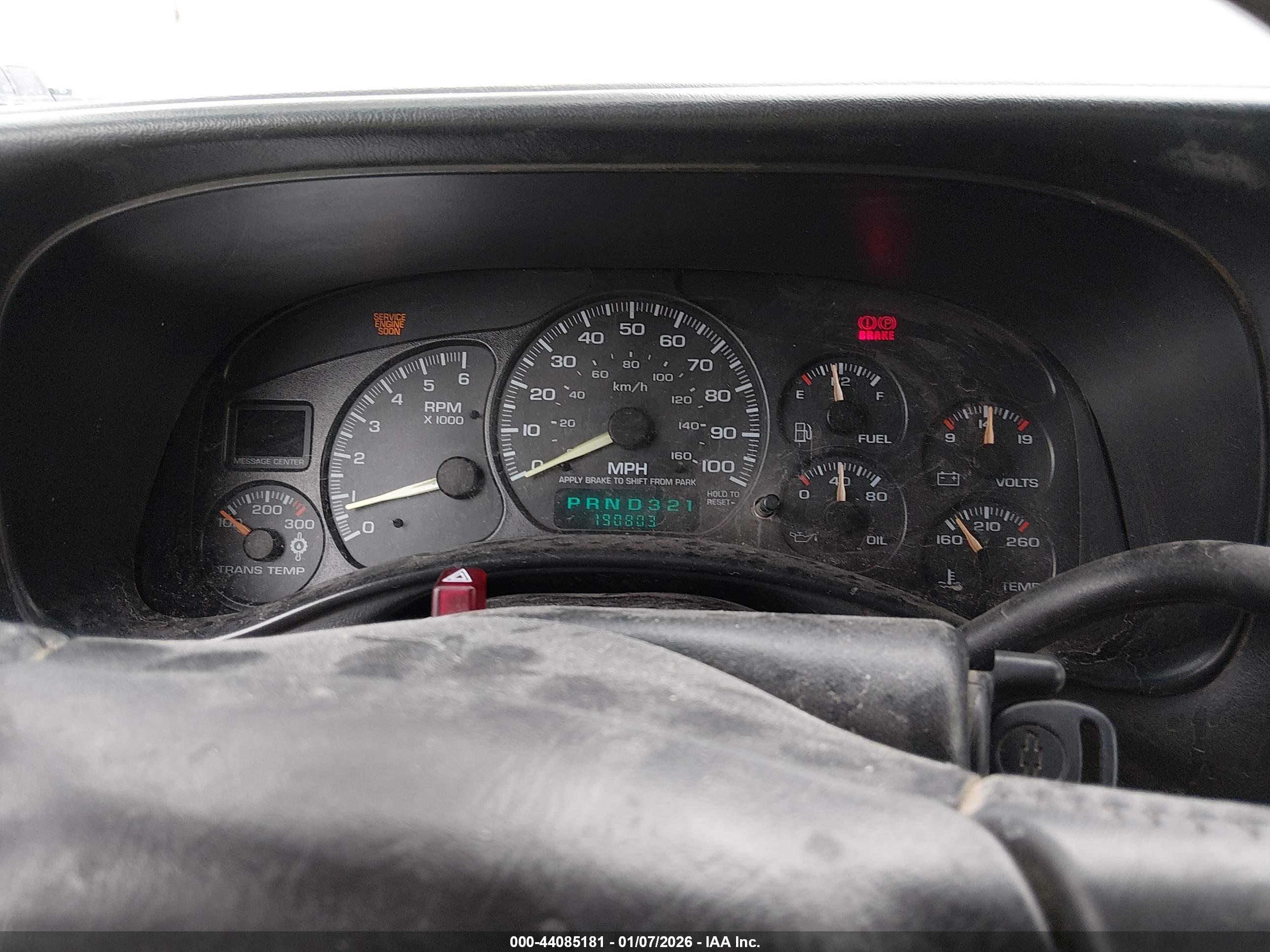 CHEVROLET SILVERADO image 7