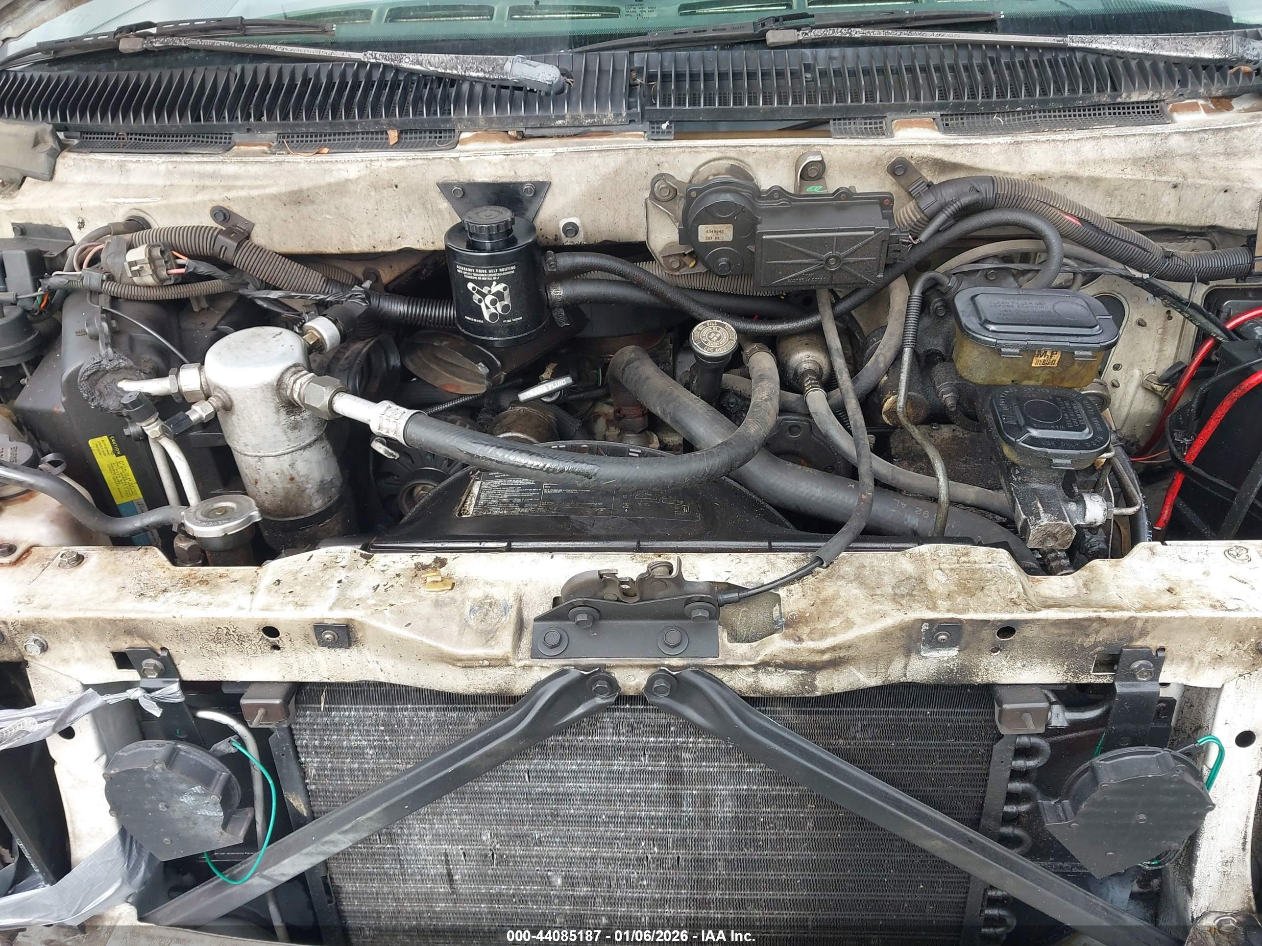 GMC SAFARI image 10