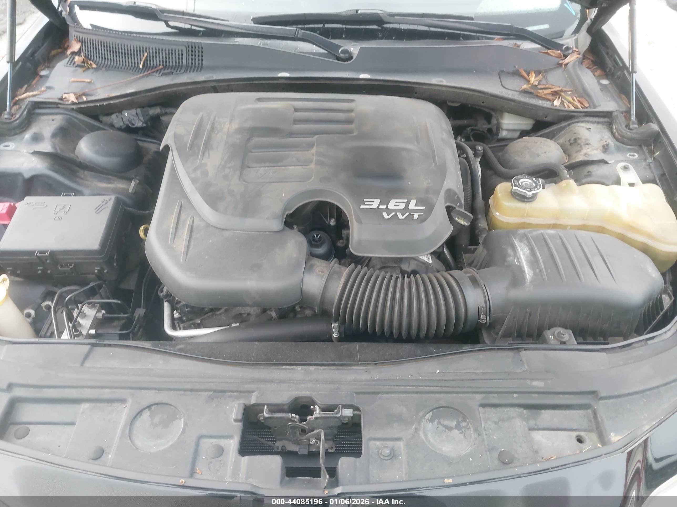 CHRYSLER 300 image 10