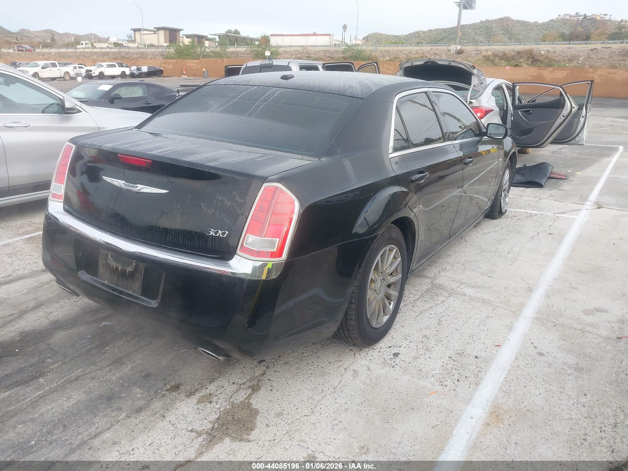 CHRYSLER 300 image 4
