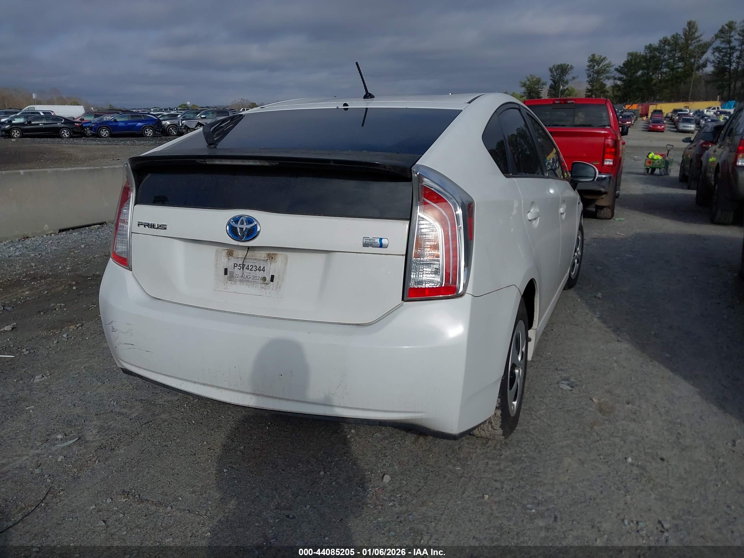 TOYOTA PRIUS image 4