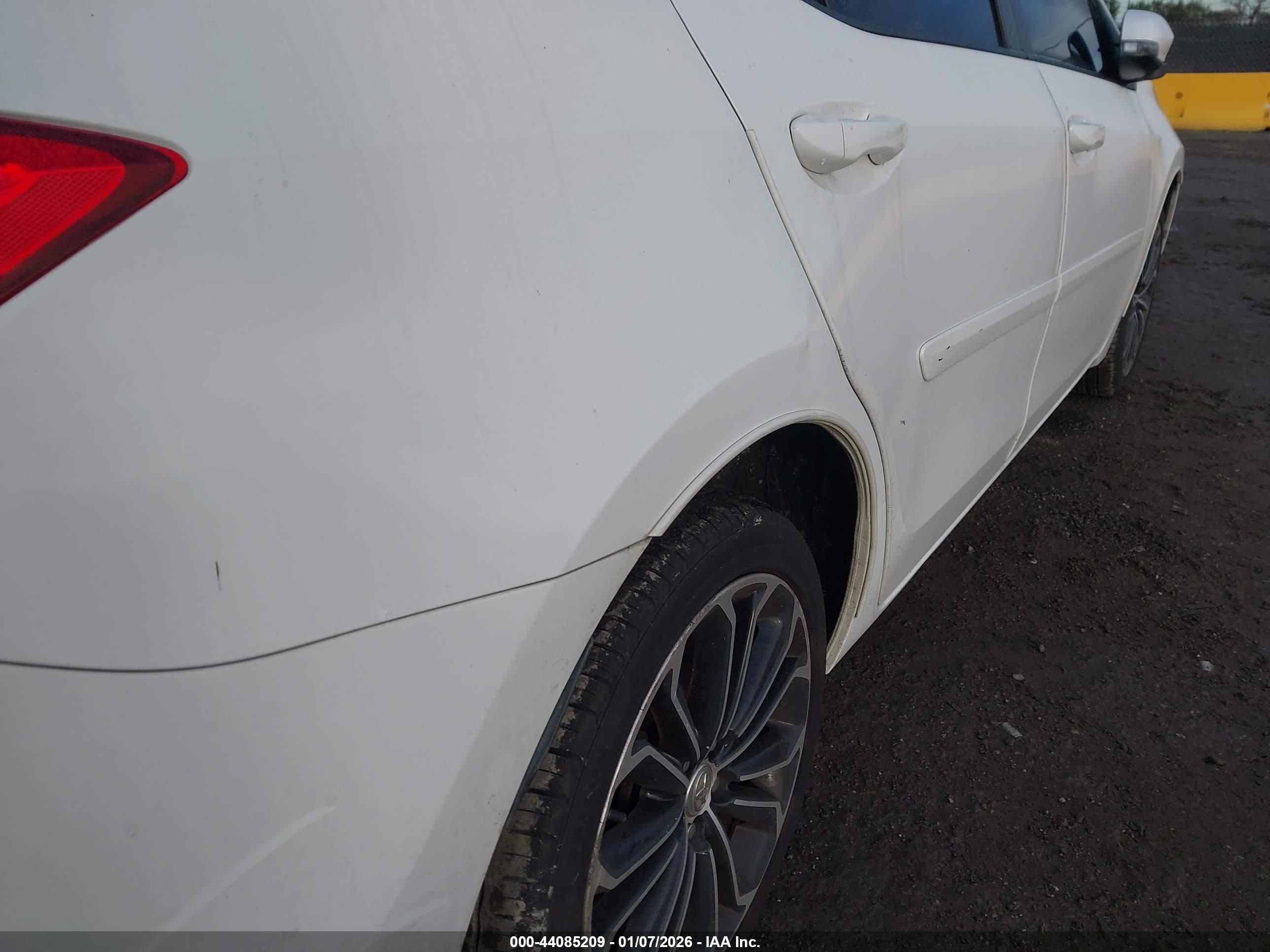 TOYOTA COROLLA image 6