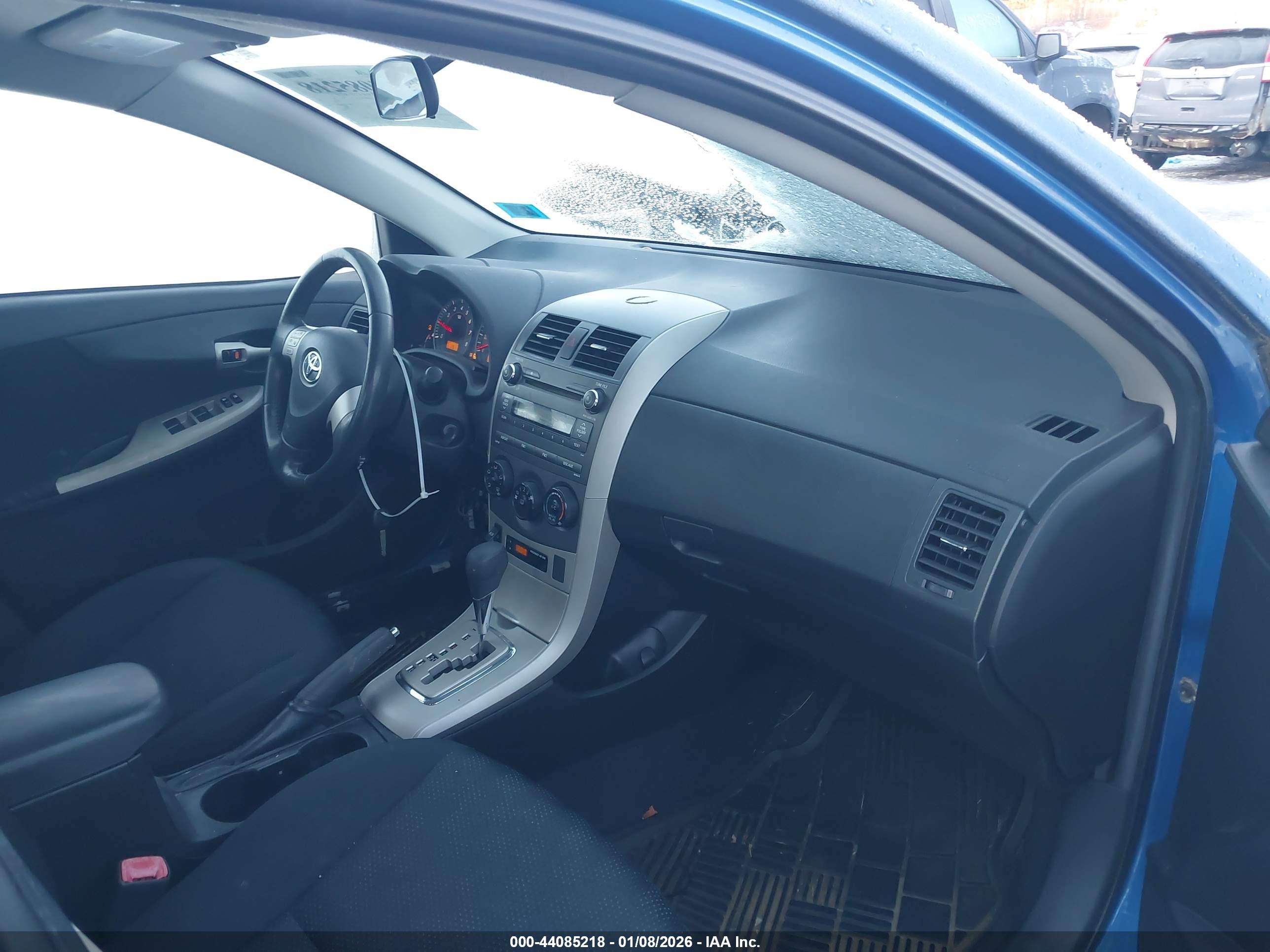 TOYOTA COROLLA image 5