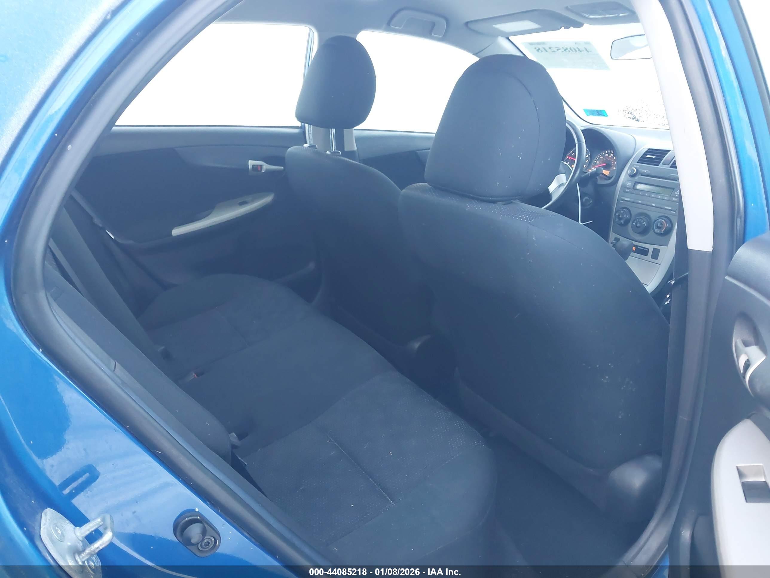 TOYOTA COROLLA image 8