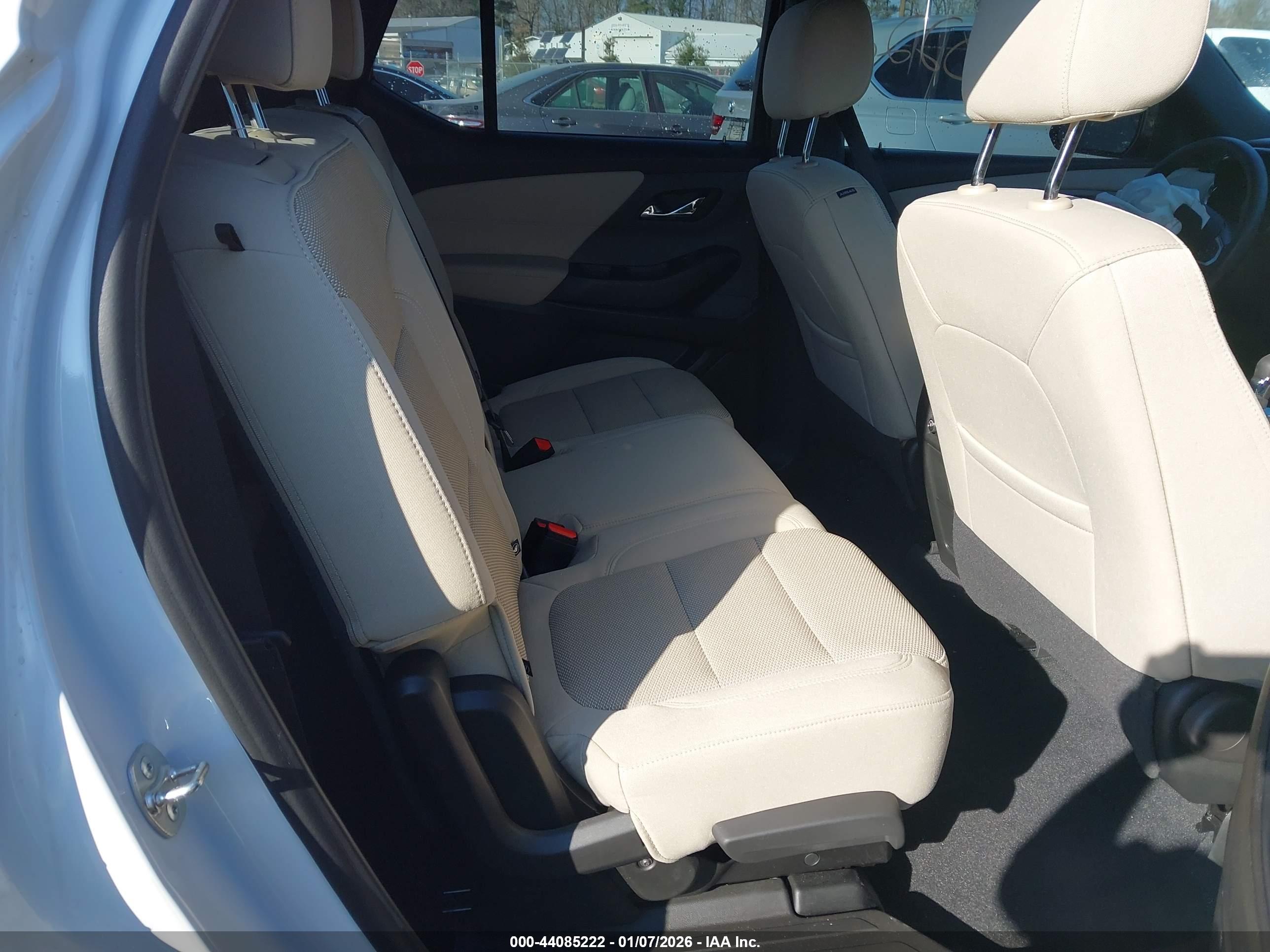 CHEVROLET TRAVERSE image 8