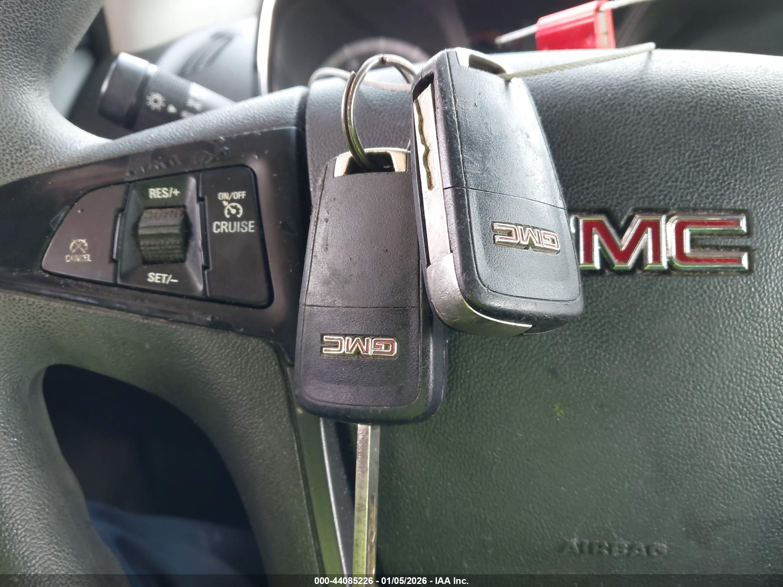 GMC TERRAIN image 11