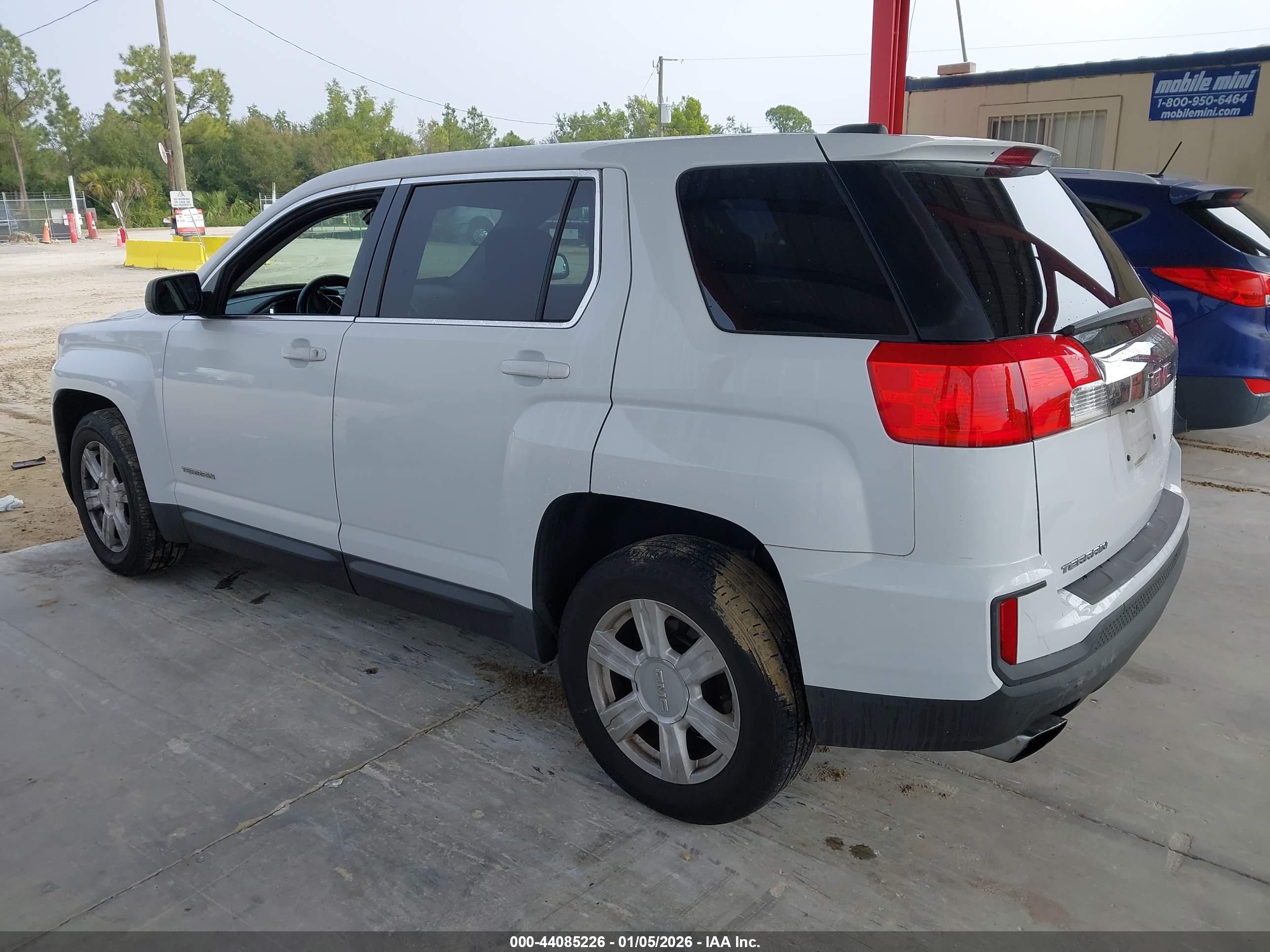 GMC TERRAIN image 3