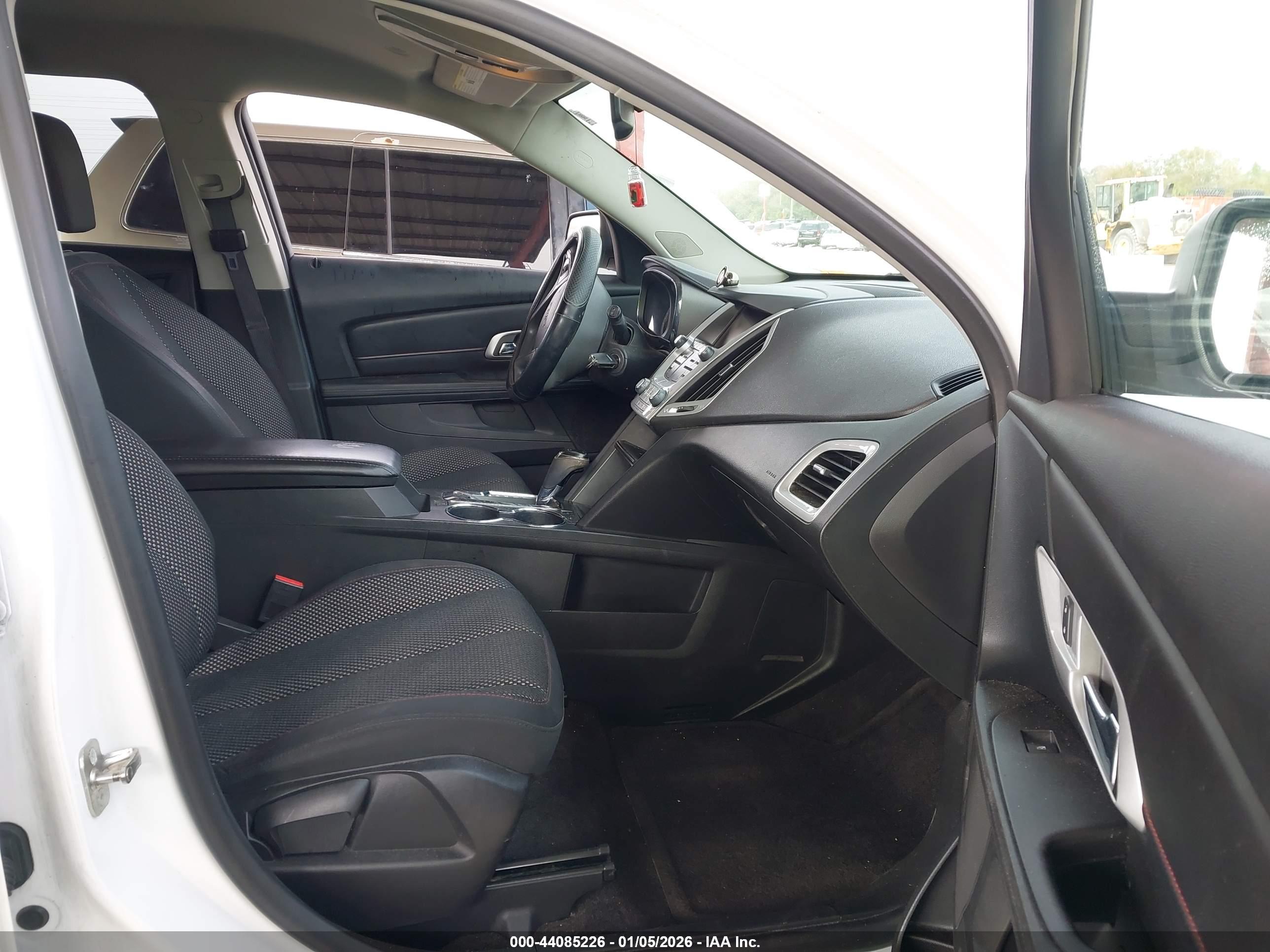GMC TERRAIN image 5