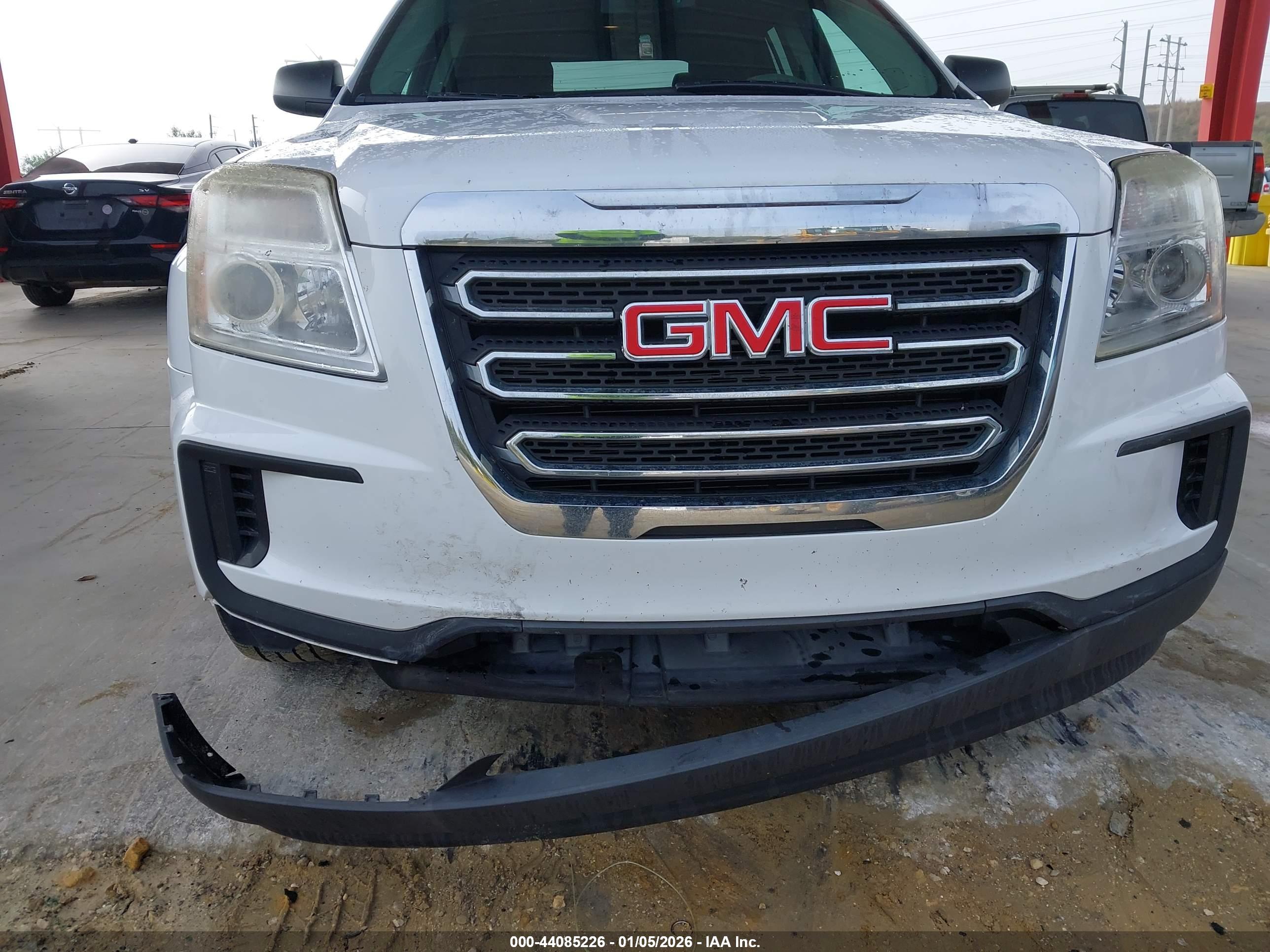 GMC TERRAIN image 6