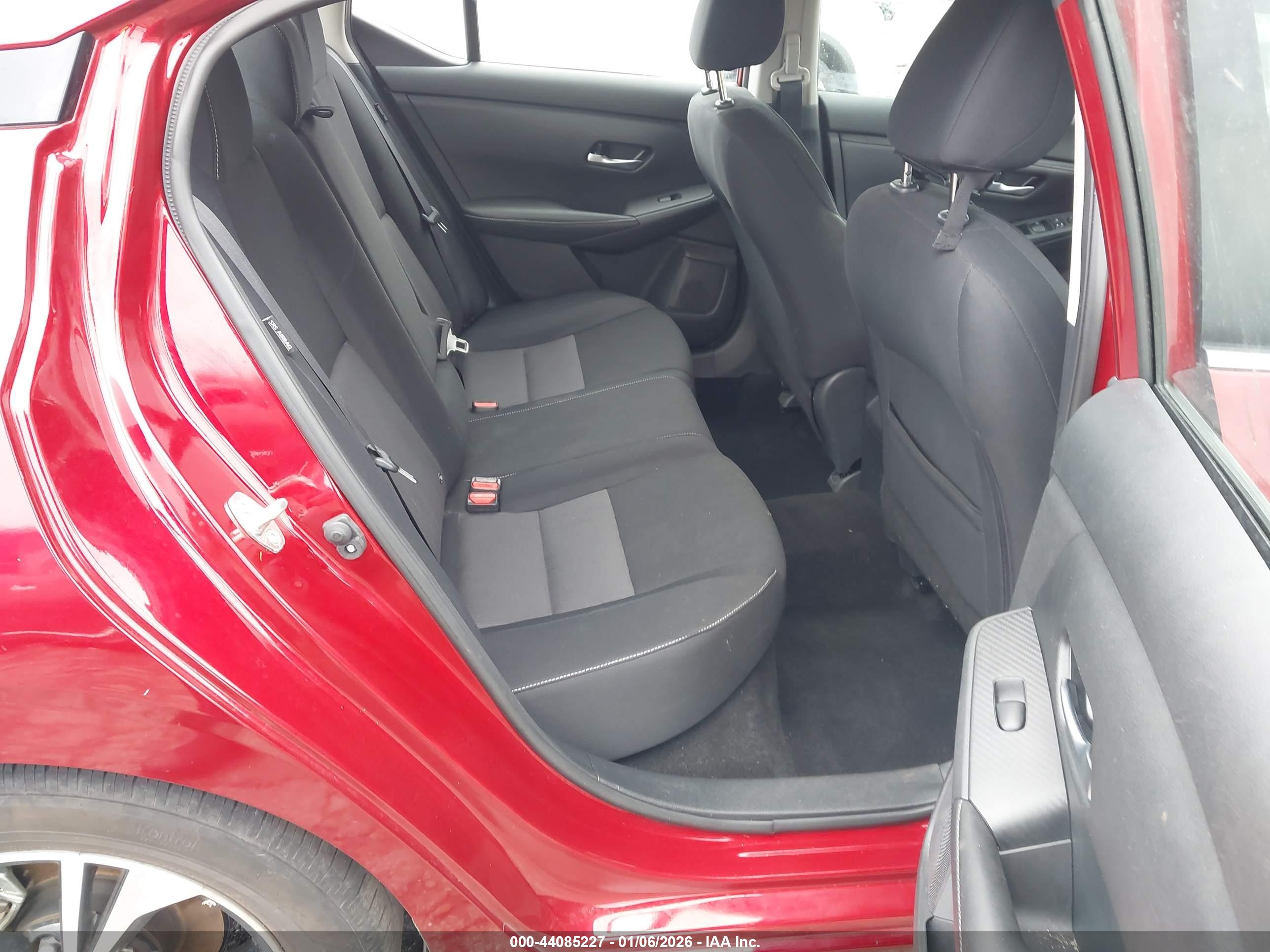 NISSAN SENTRA image 8