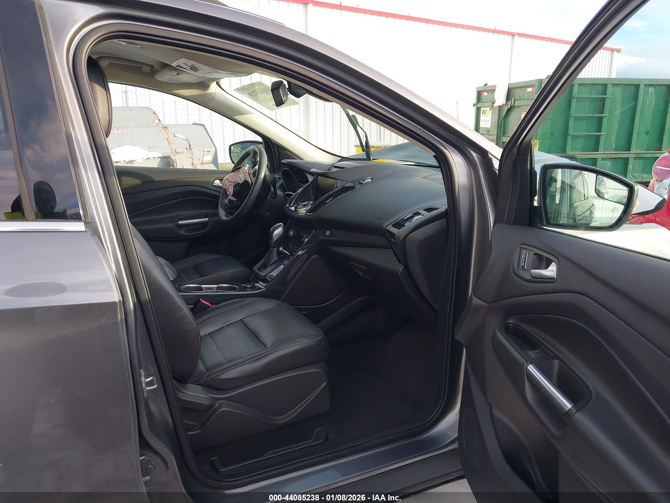 FORD ESCAPE image 5