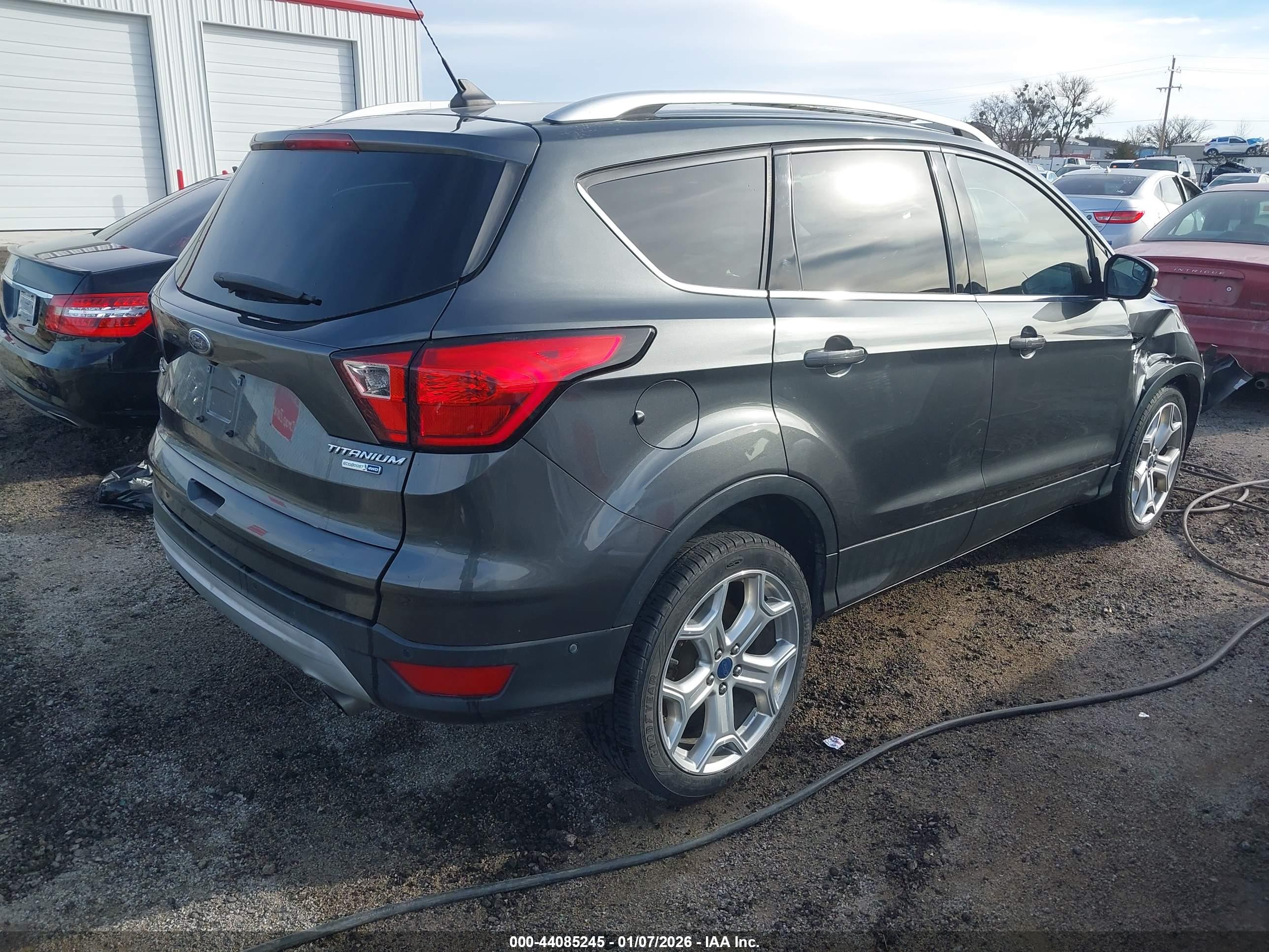 FORD ESCAPE image 4
