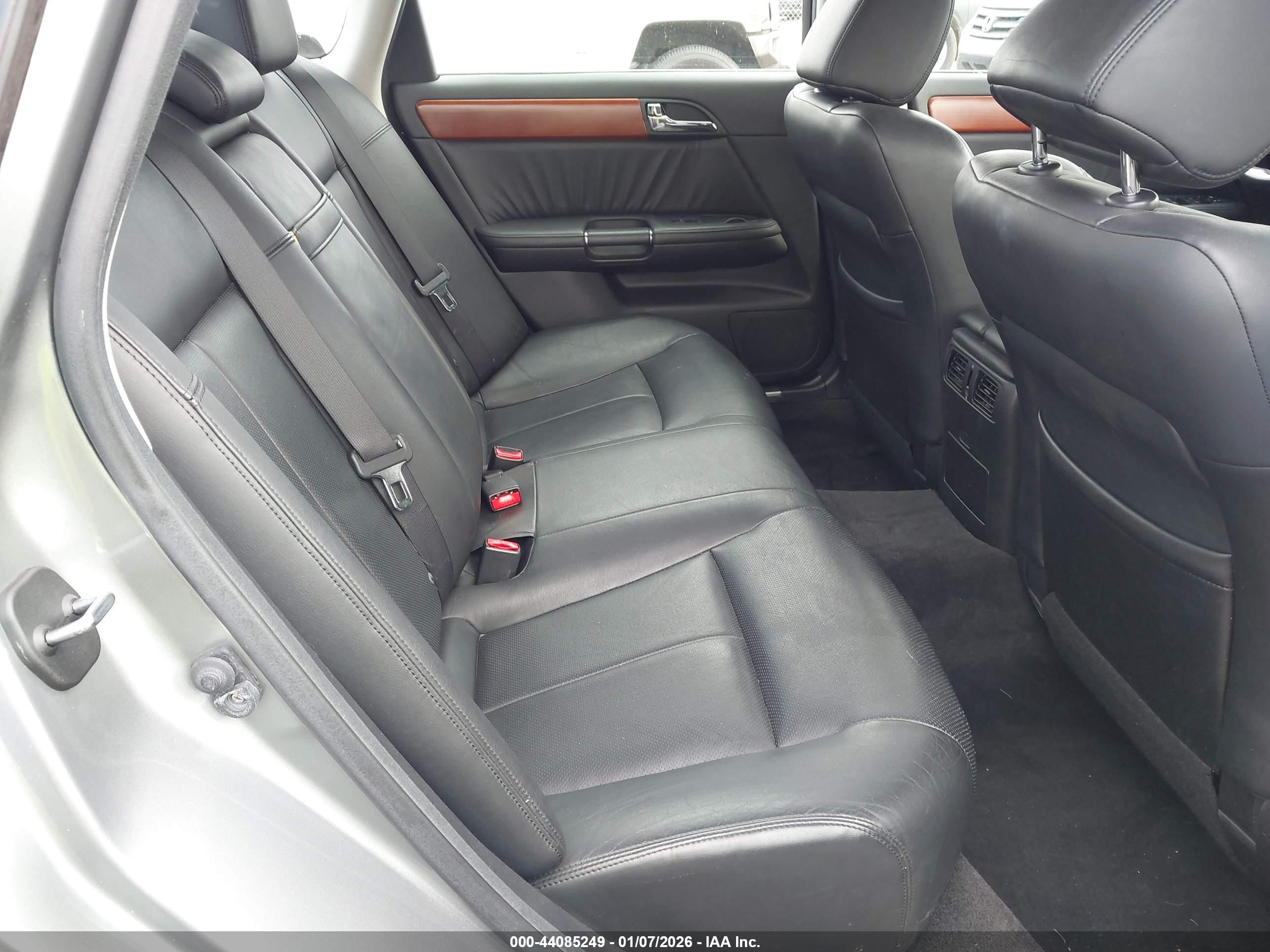 INFINITI M35 image 8