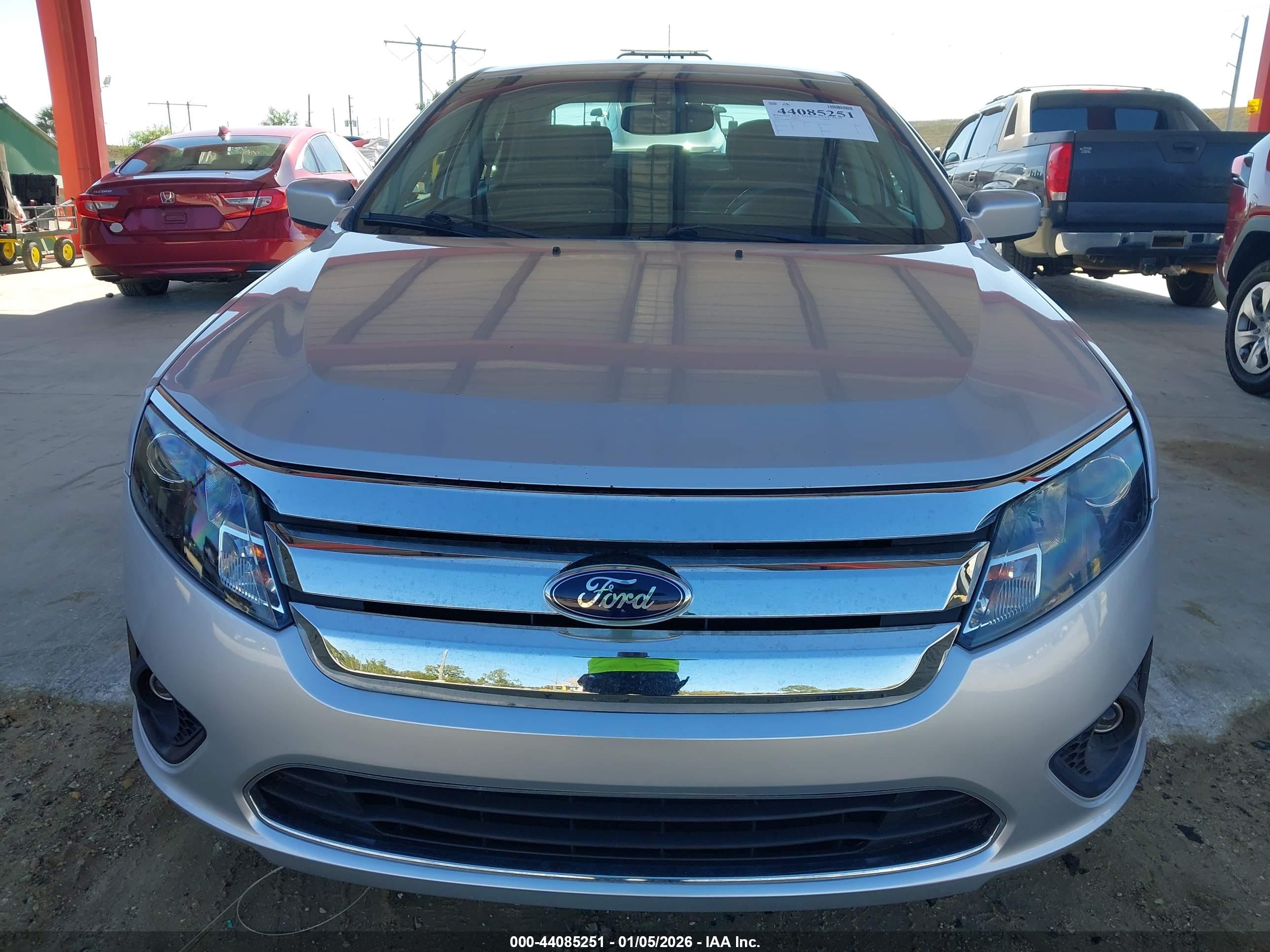 FORD FUSION image 6