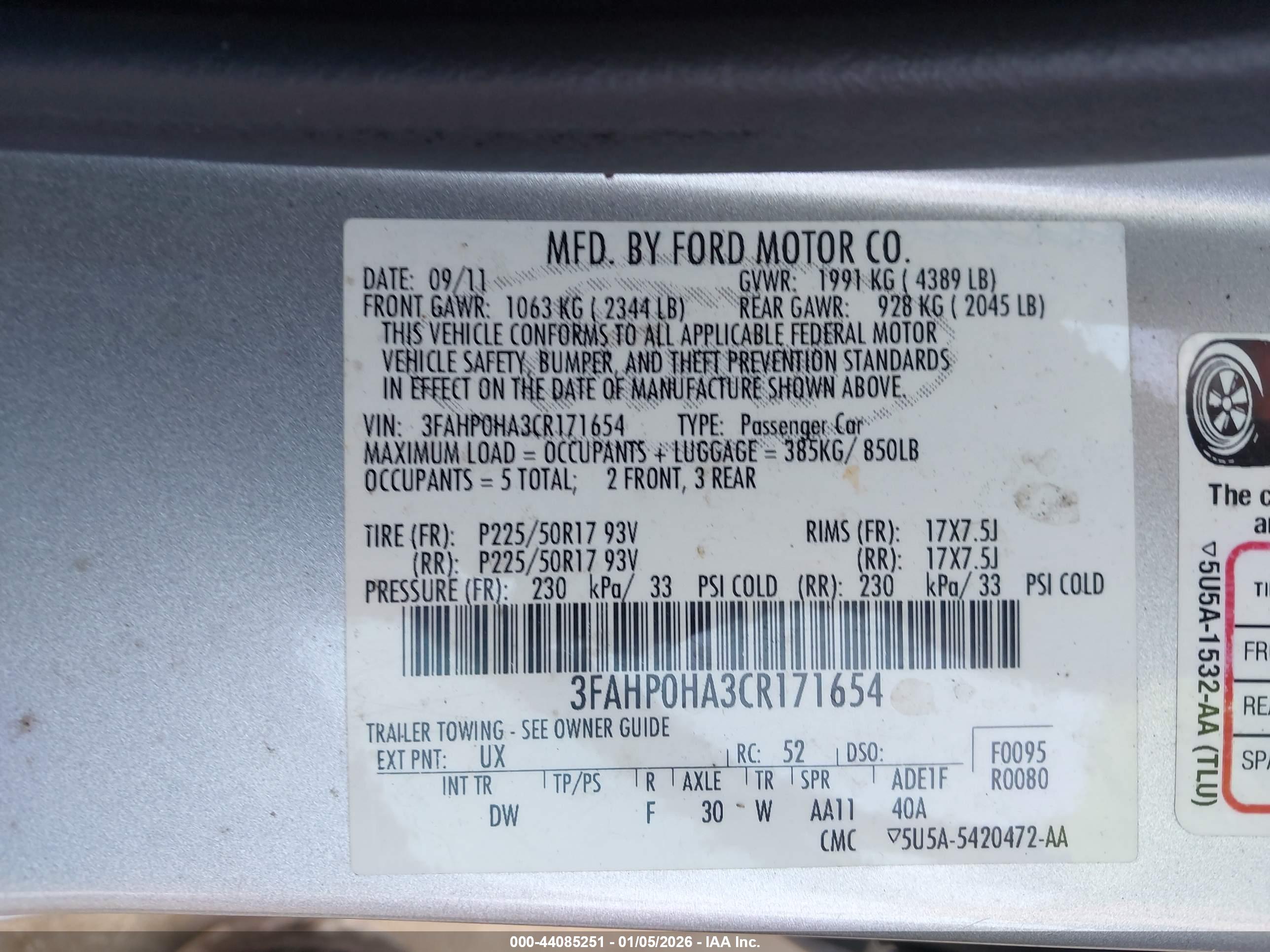 FORD FUSION image 9