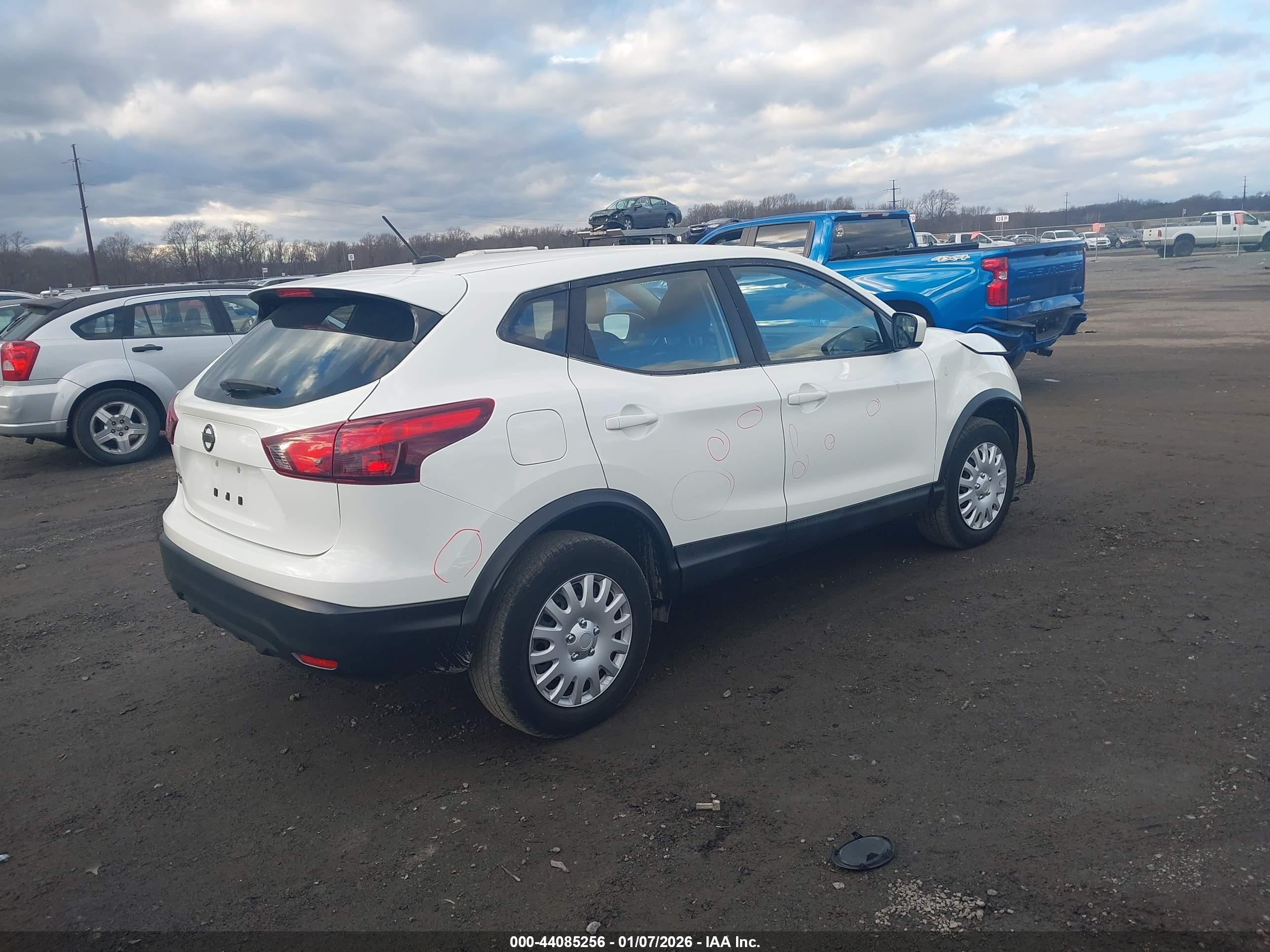 NISSAN ROGUE image 4