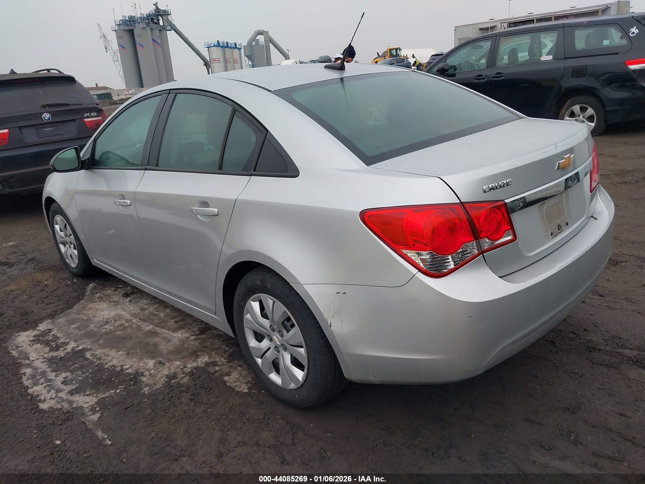 CHEVROLET CRUZE image 3