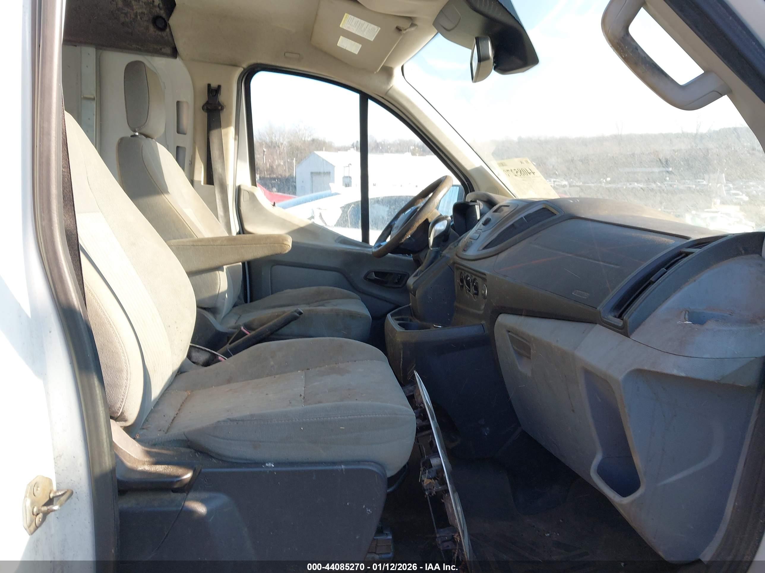 FORD TRANSIT-250 image 5