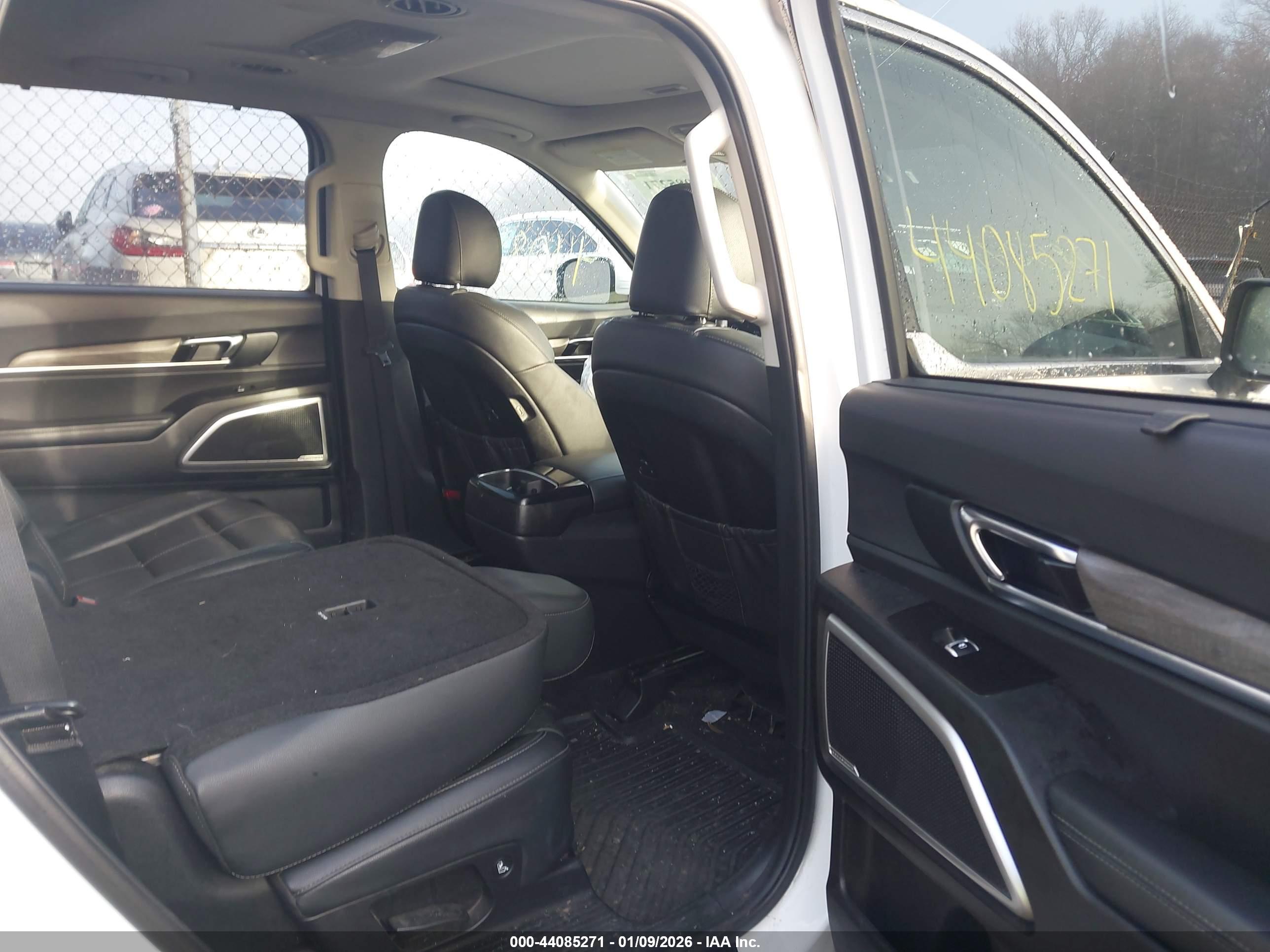 KIA TELLURIDE image 8