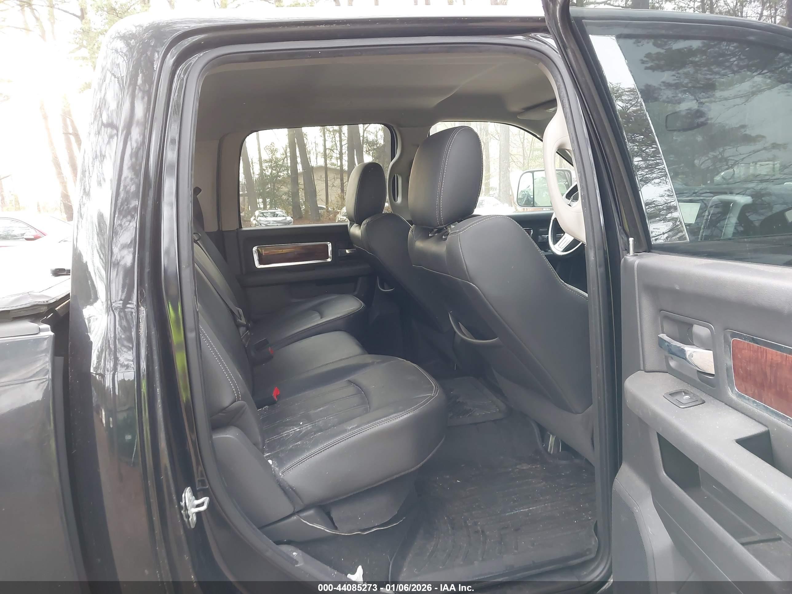 DODGE RAM image 8