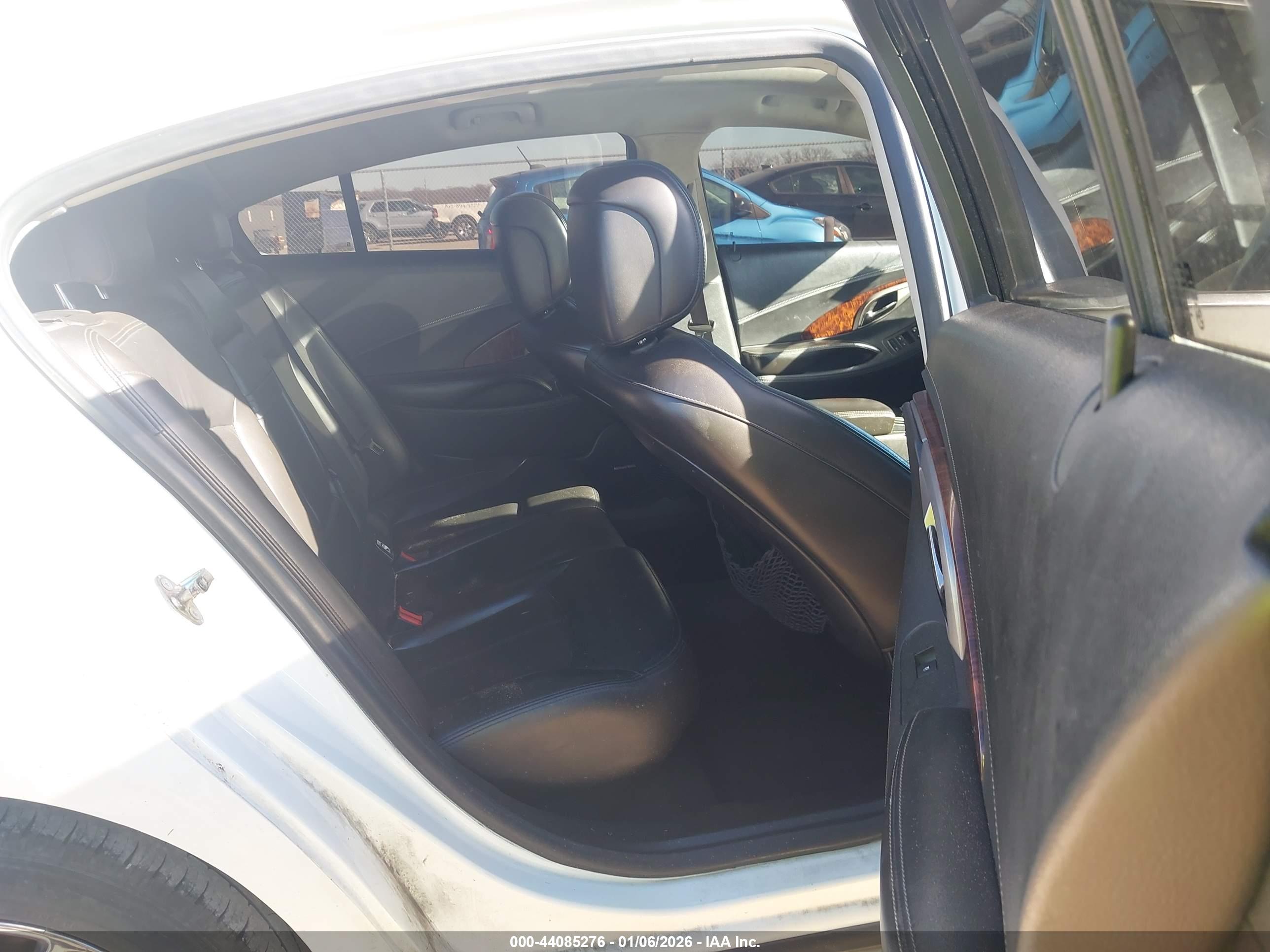 BUICK LACROSSE image 8