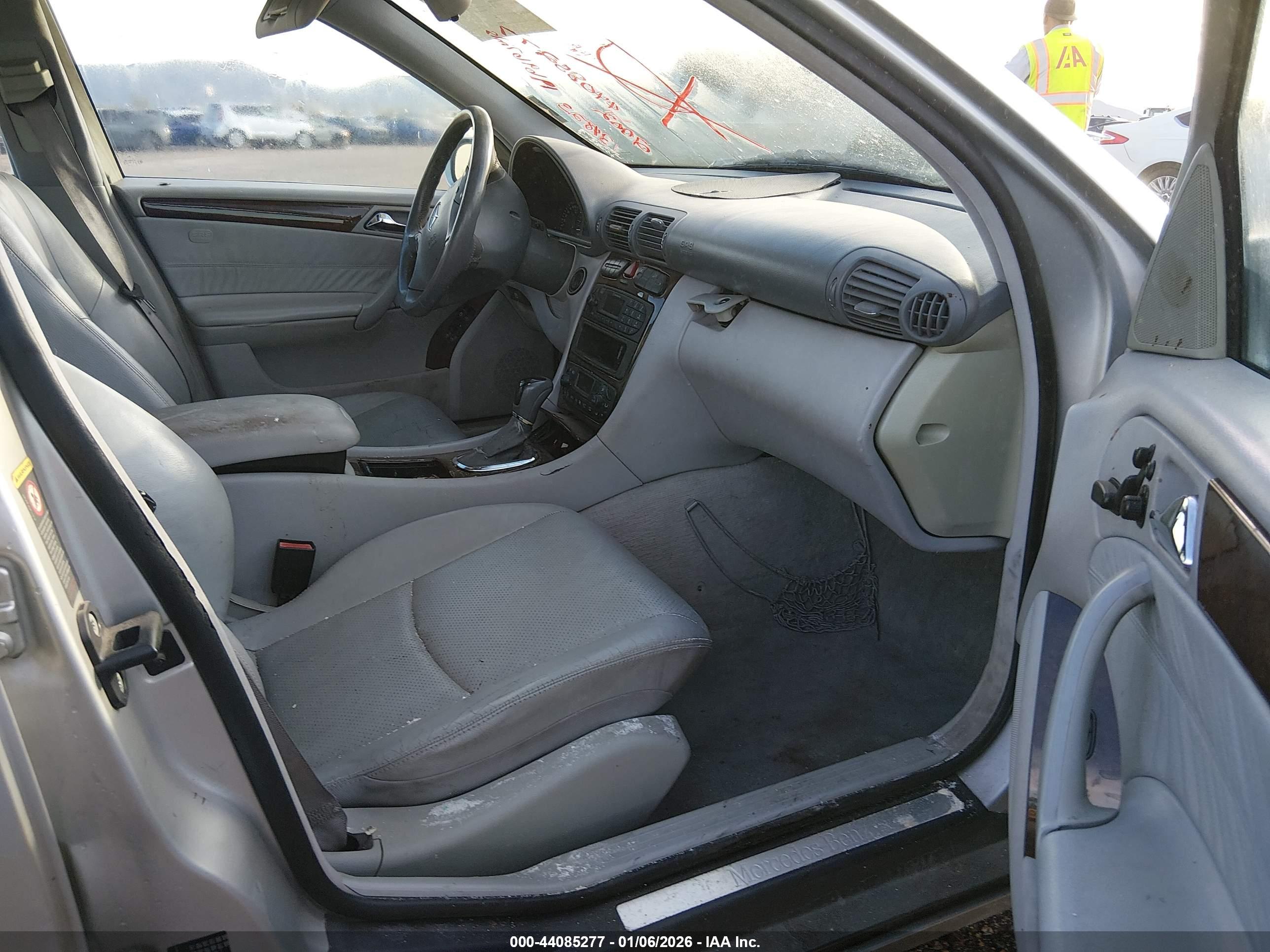 MERCEDES-BENZ C image 5