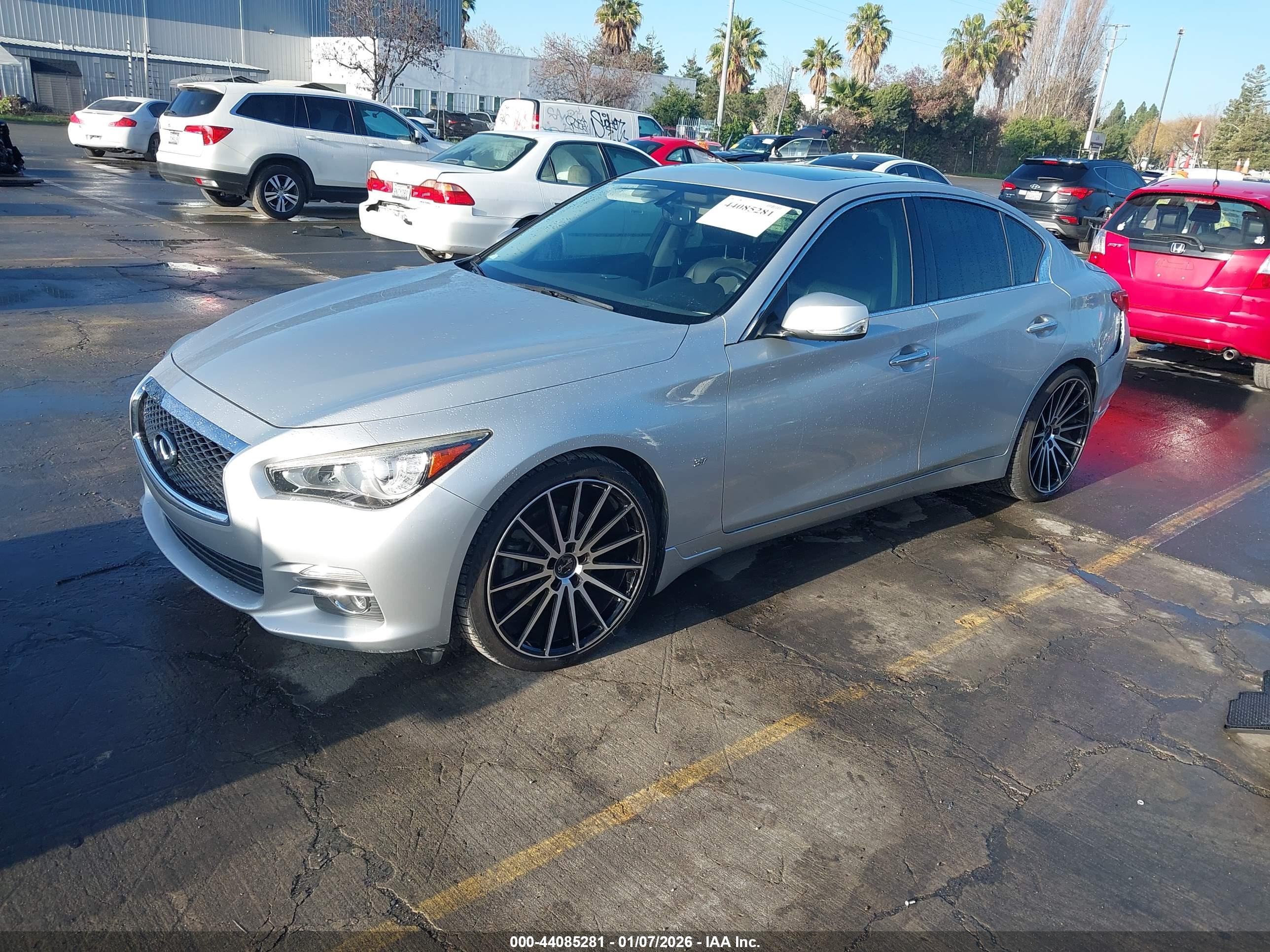 INFINITI Q50 image 2
